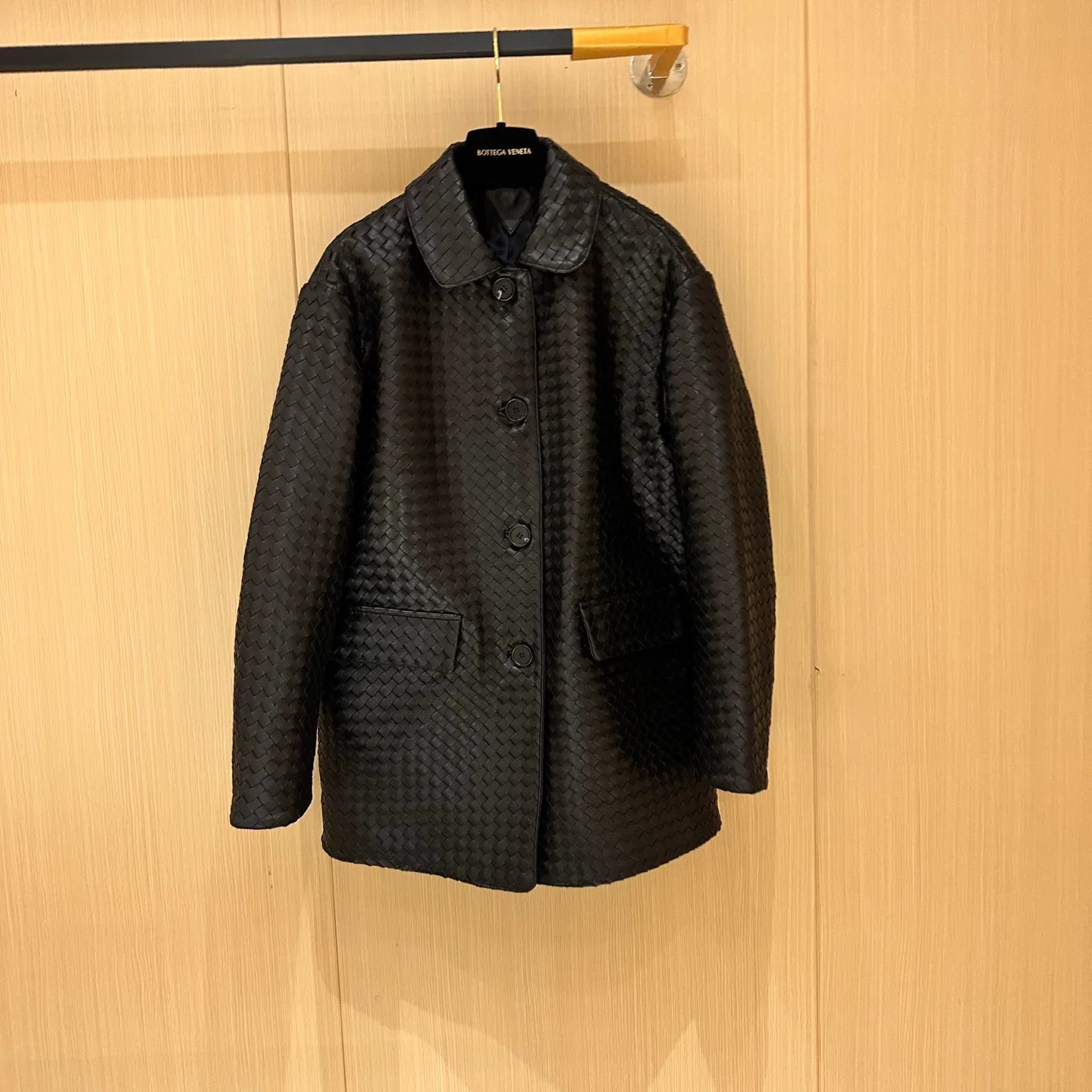 Кожаные Куртки И Дублёнки Женские Bottega Veneta 19350