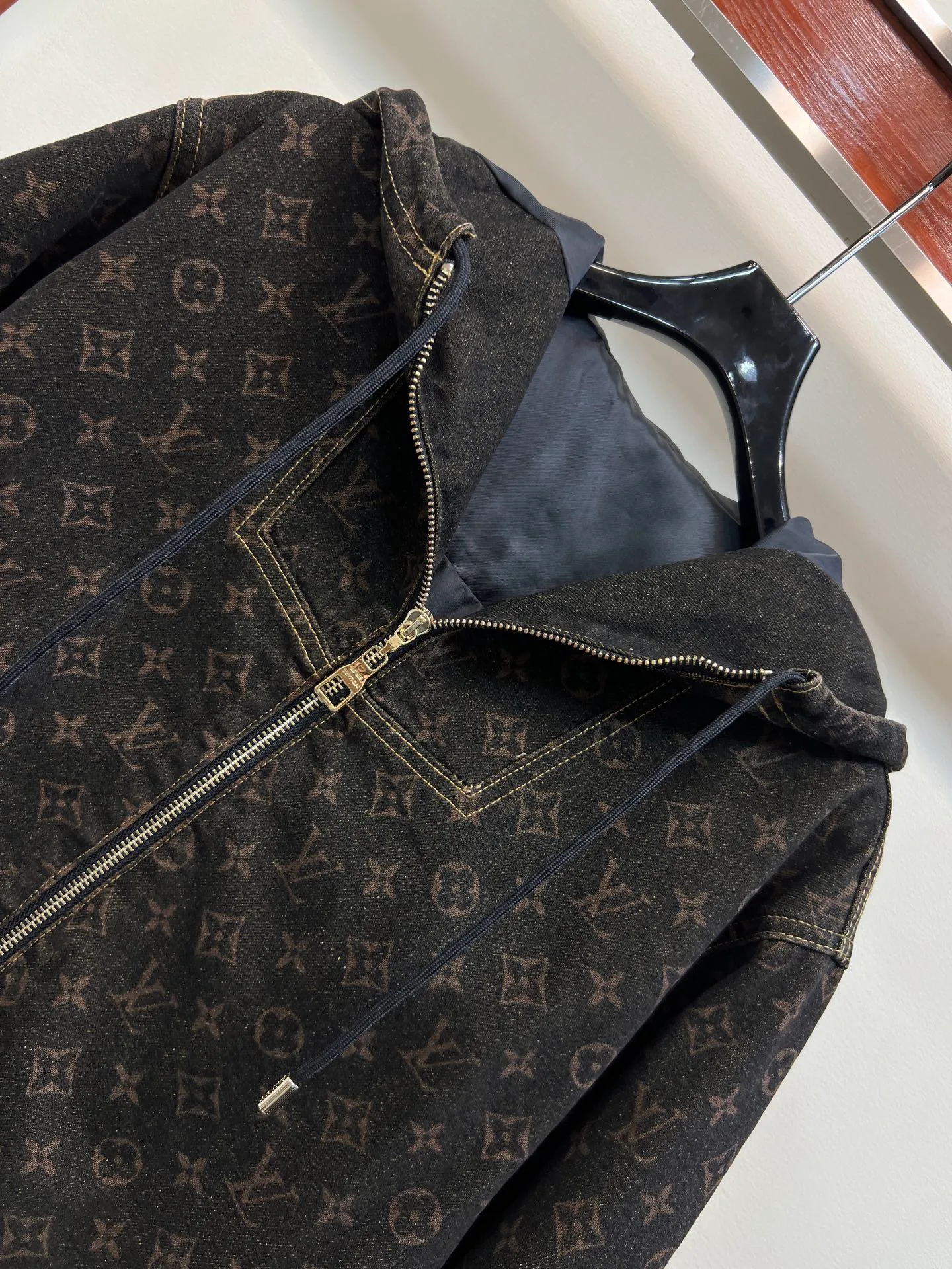 Куртки И Пуховики Женские Louis Vuitton 19222836