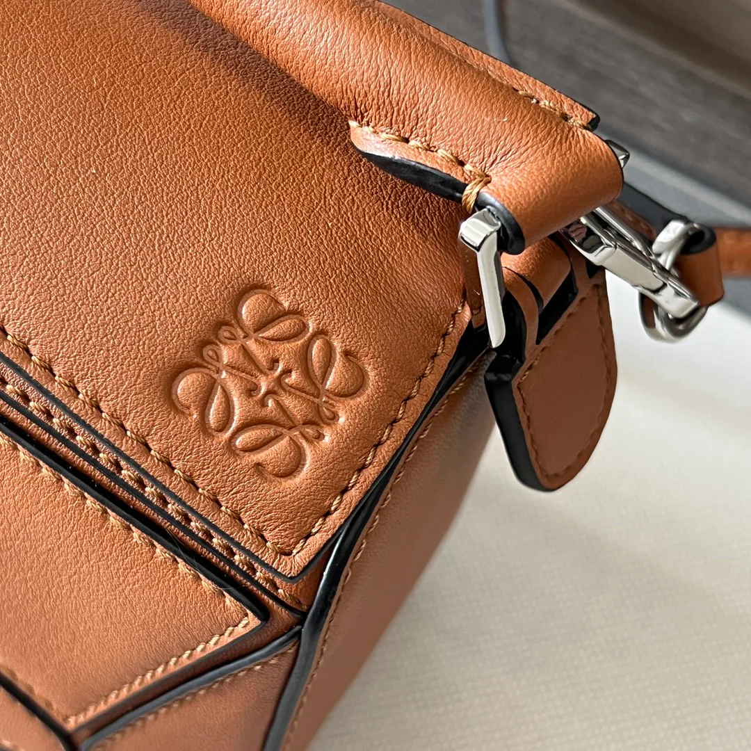 Классические Сумки Женские Loewe 11513554