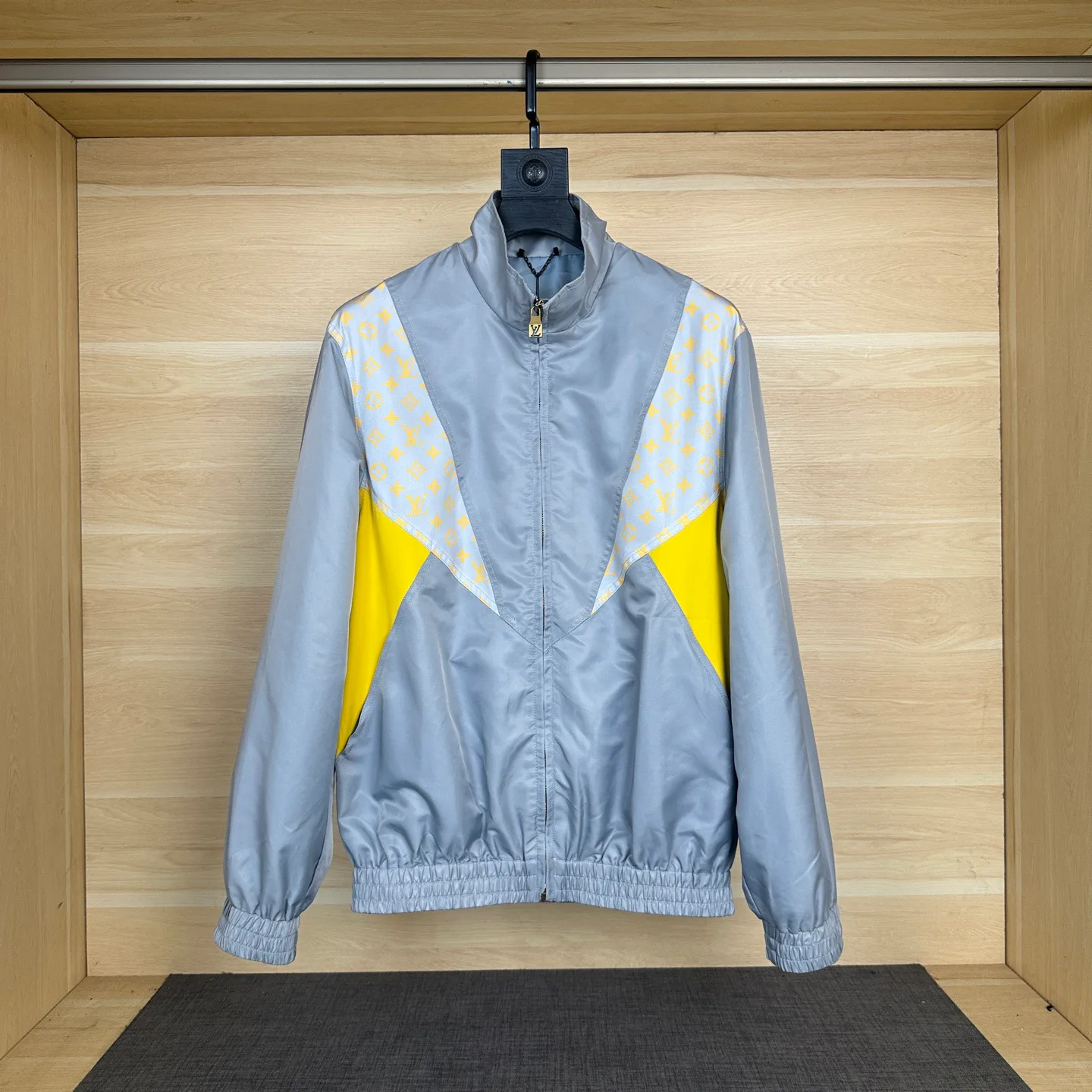 Куртки И Пуховики Мужские Louis Vuitton 13563951