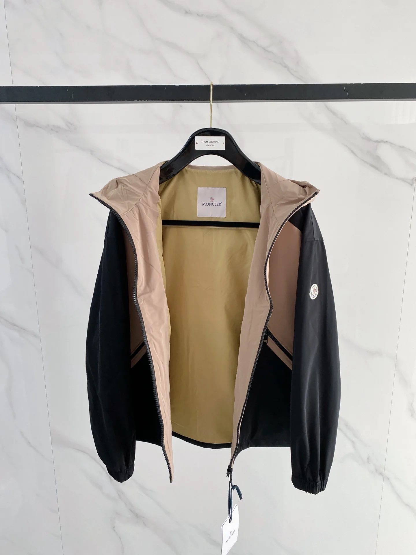 Куртки И Пуховики Мужские Moncler 11219008