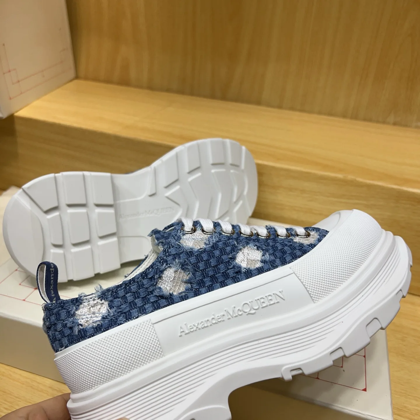 Кроссовки Женские Alexander Mcqueen 17545166