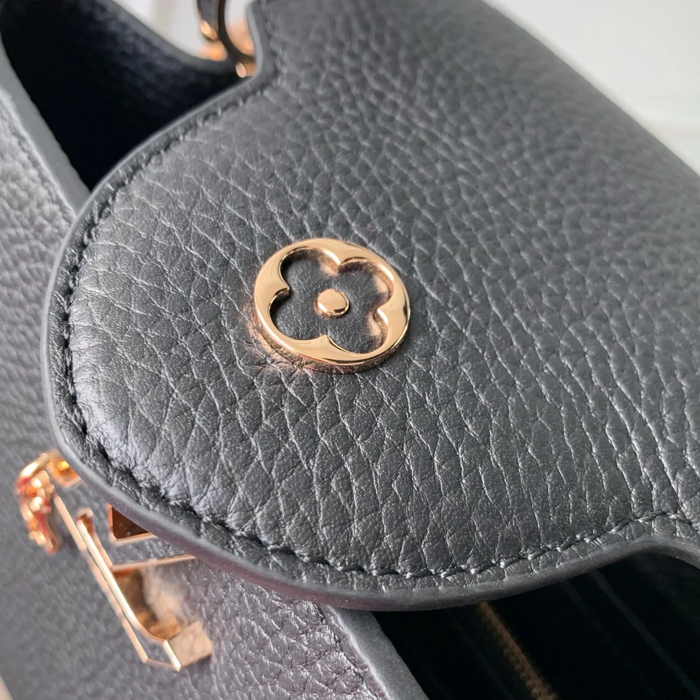 Классические Сумки Женские Louis Vuitton 18147535