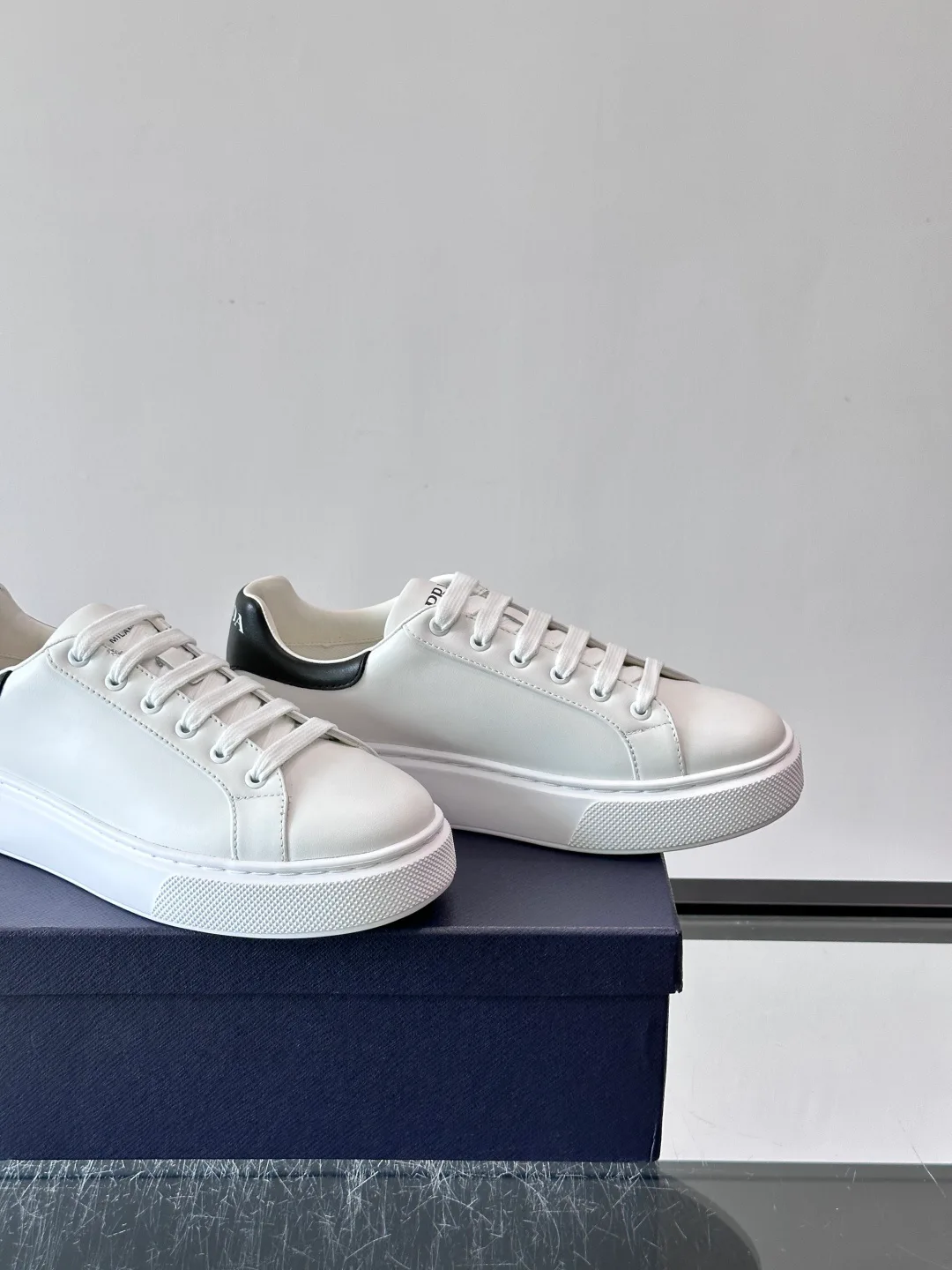 Кроссовки Мужские Prada 17588528