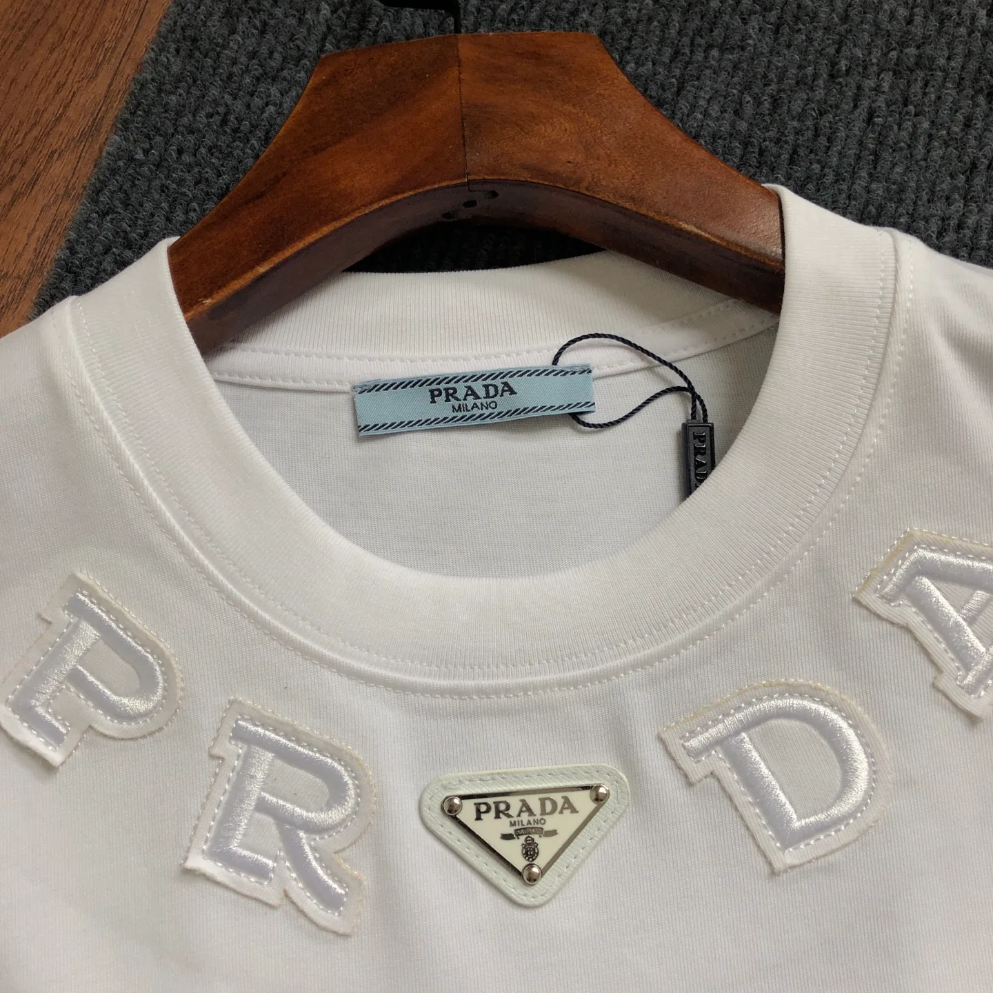 Футболки Женские Prada 10542500