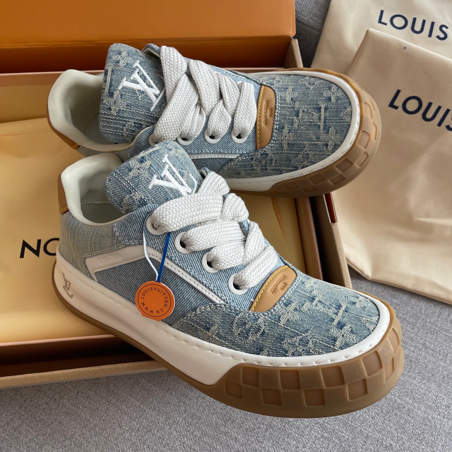 Кроссовки Женские Louis Vuitton 17511526