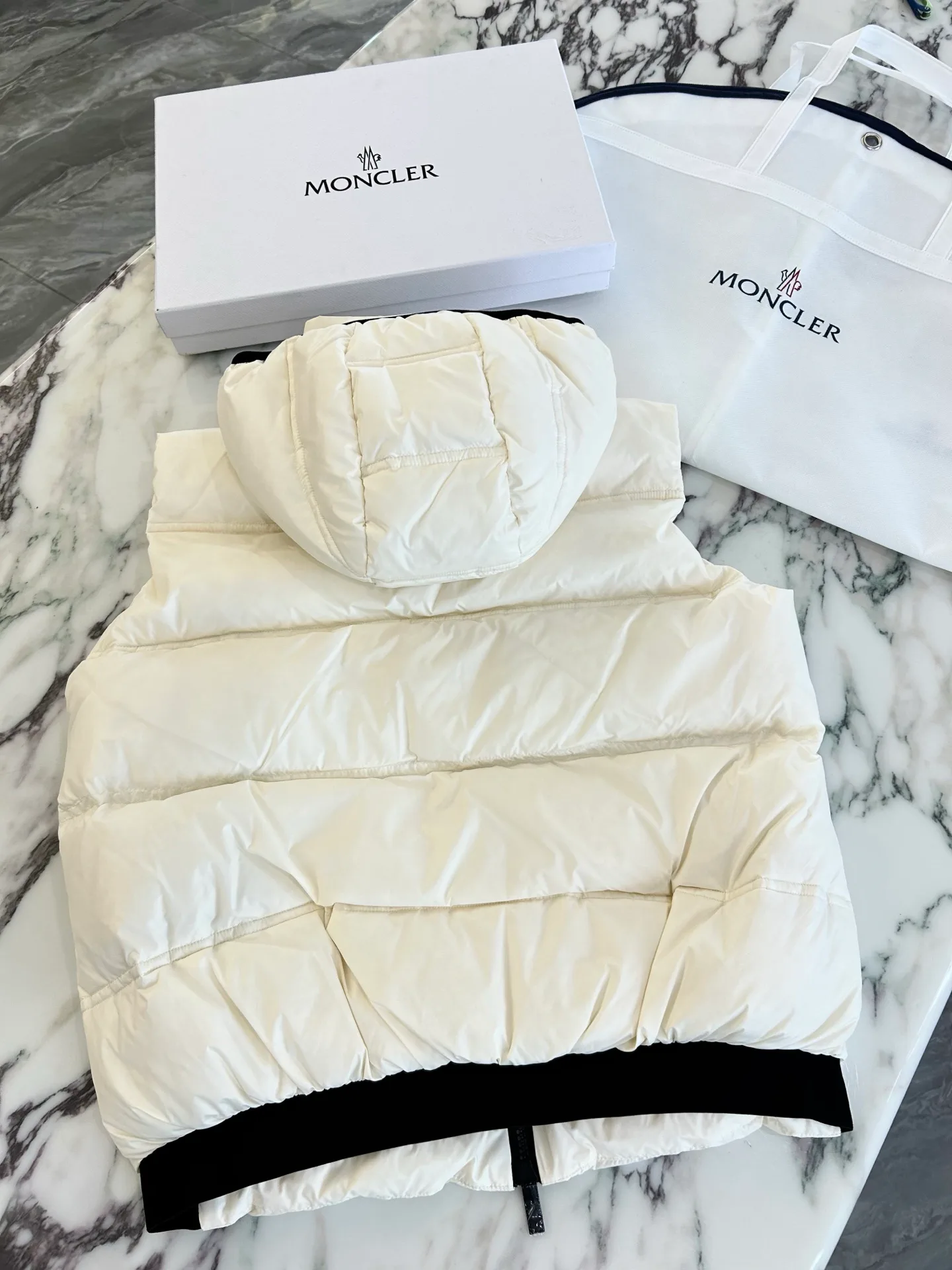 Жилеты Женские Moncler 17904509