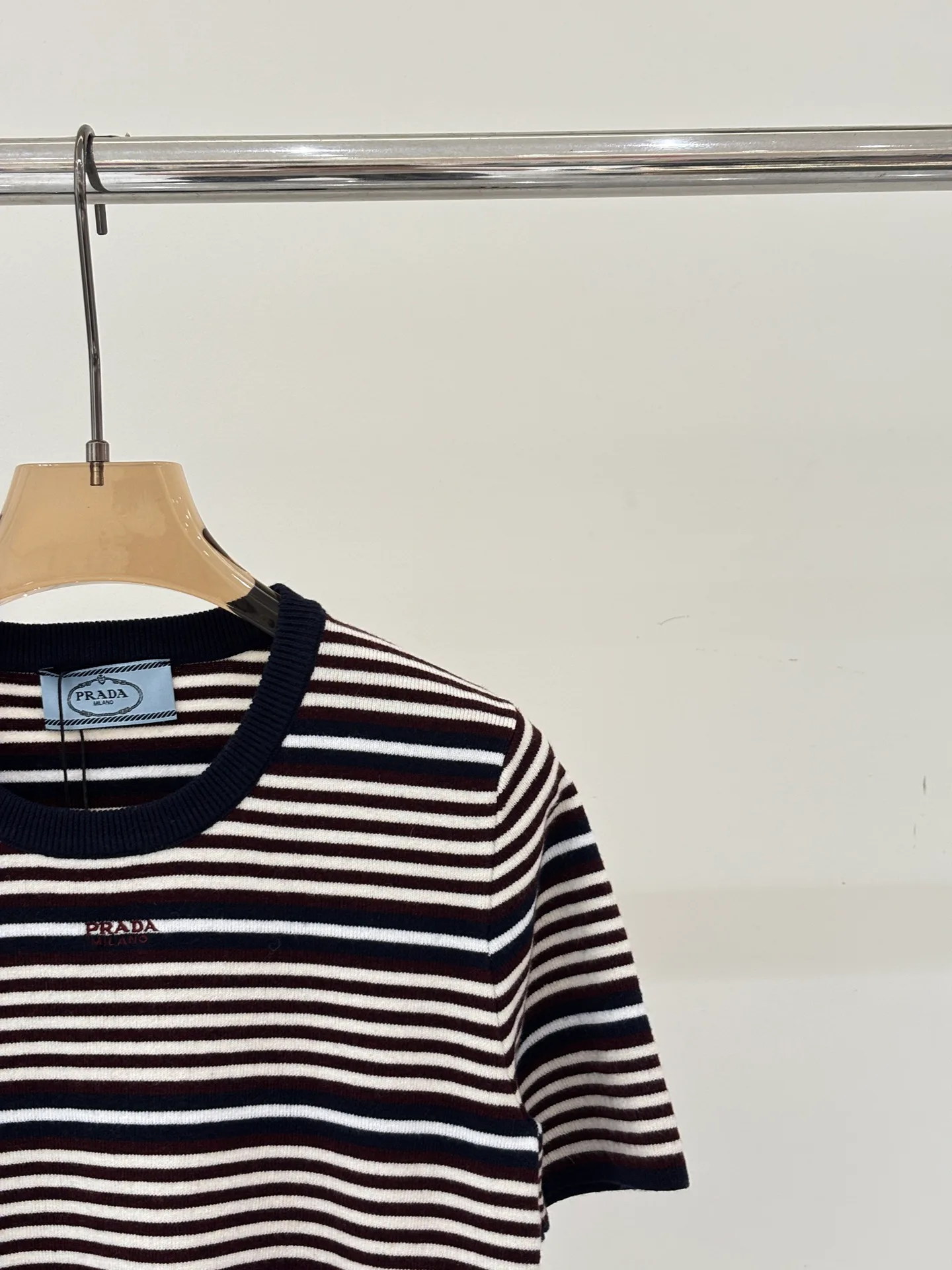 Футболки Женские Prada 11670356