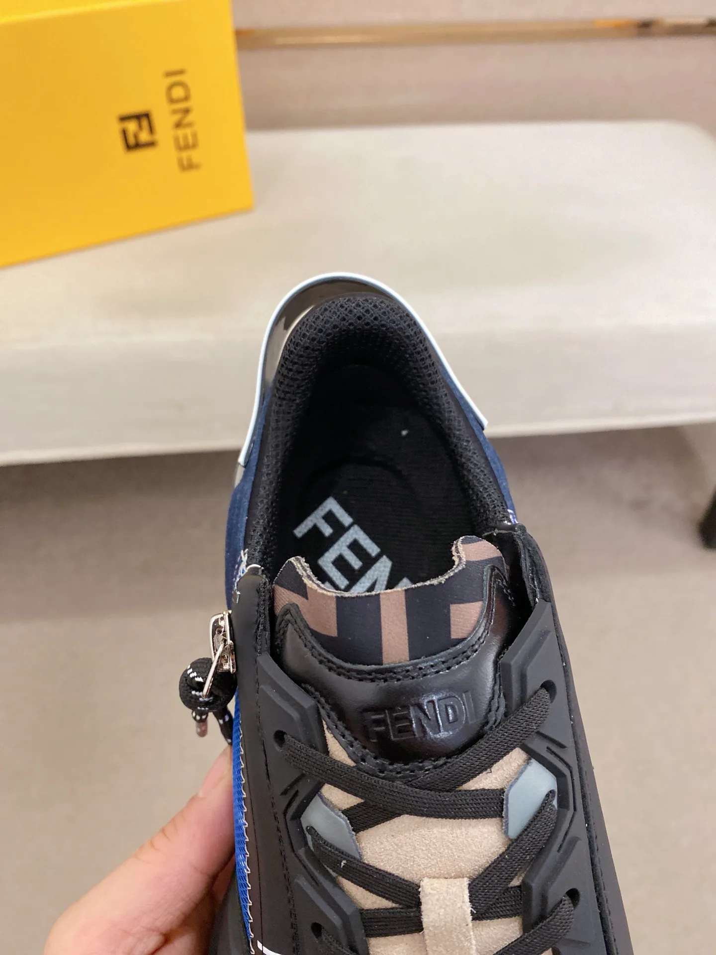 Кроссовки Мужские Fendi 160494