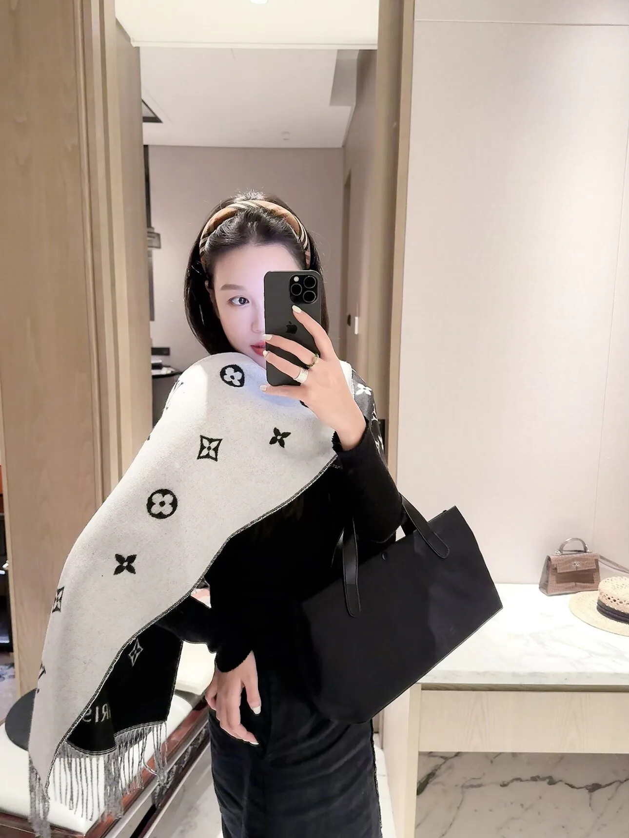 Шарфы Louis Vuitton 18322601