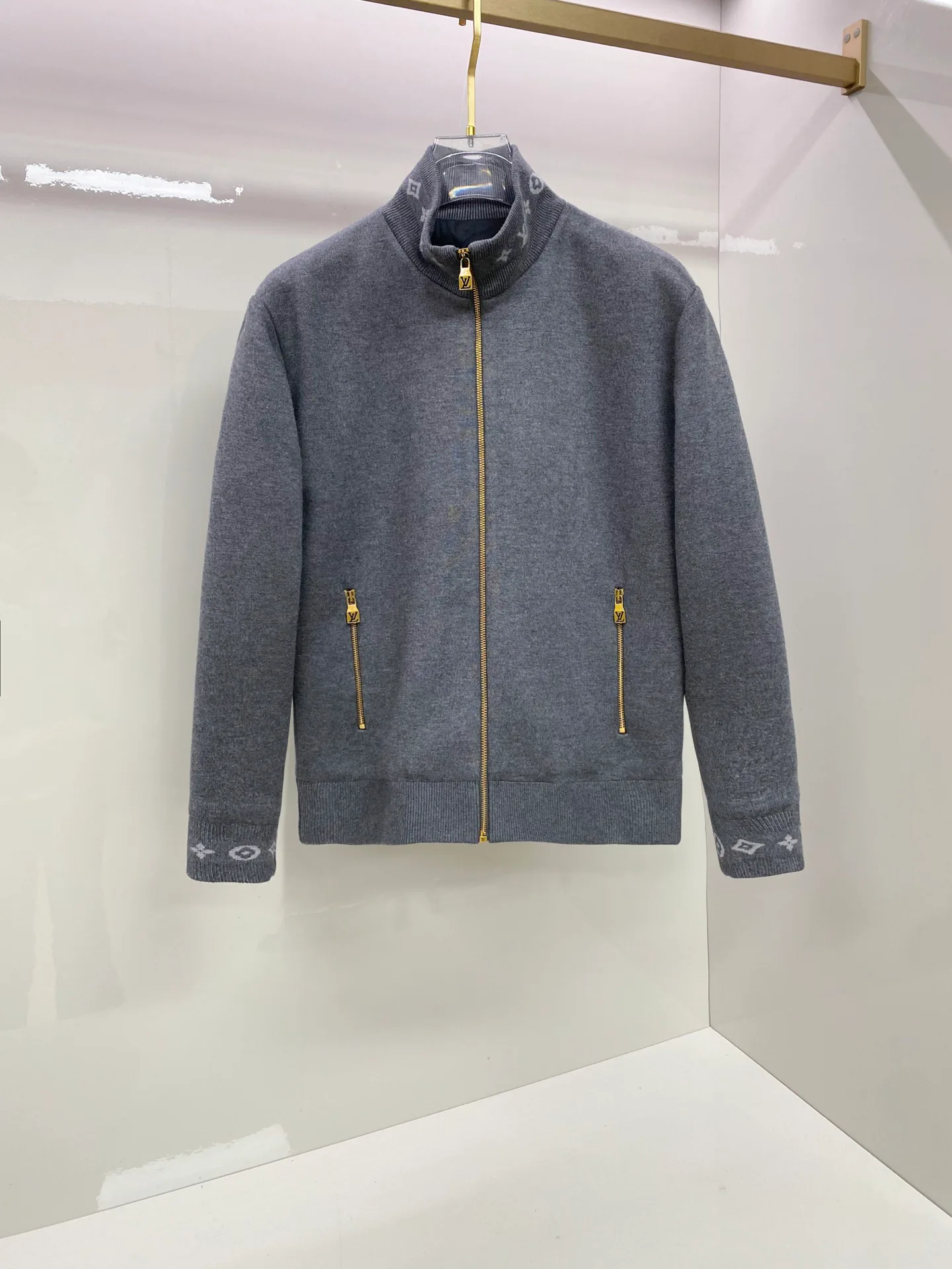 Куртки И Пуховики Мужские Louis Vuitton 1129732