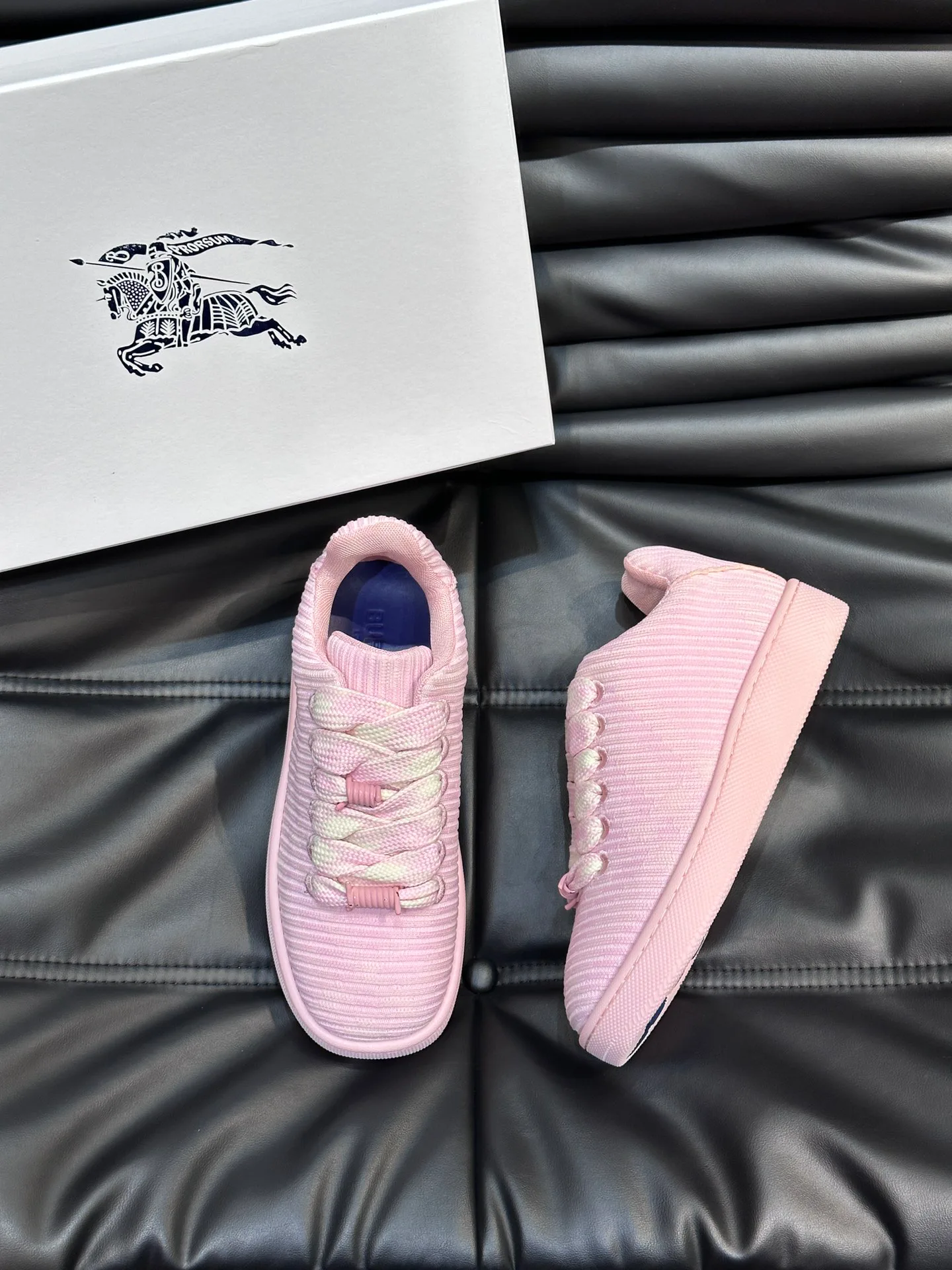 Кроссовки Женские Burberry 17926229