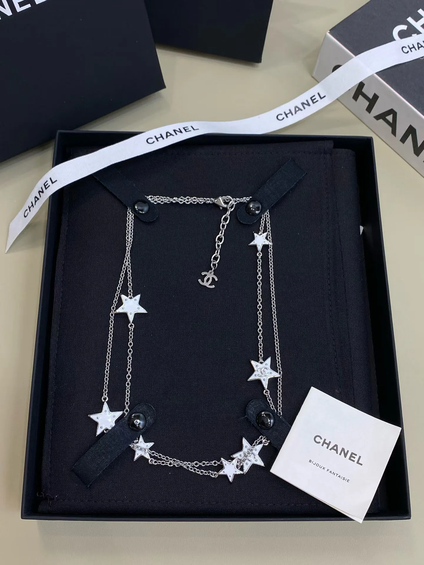 Бижутерия Chanel 18351210