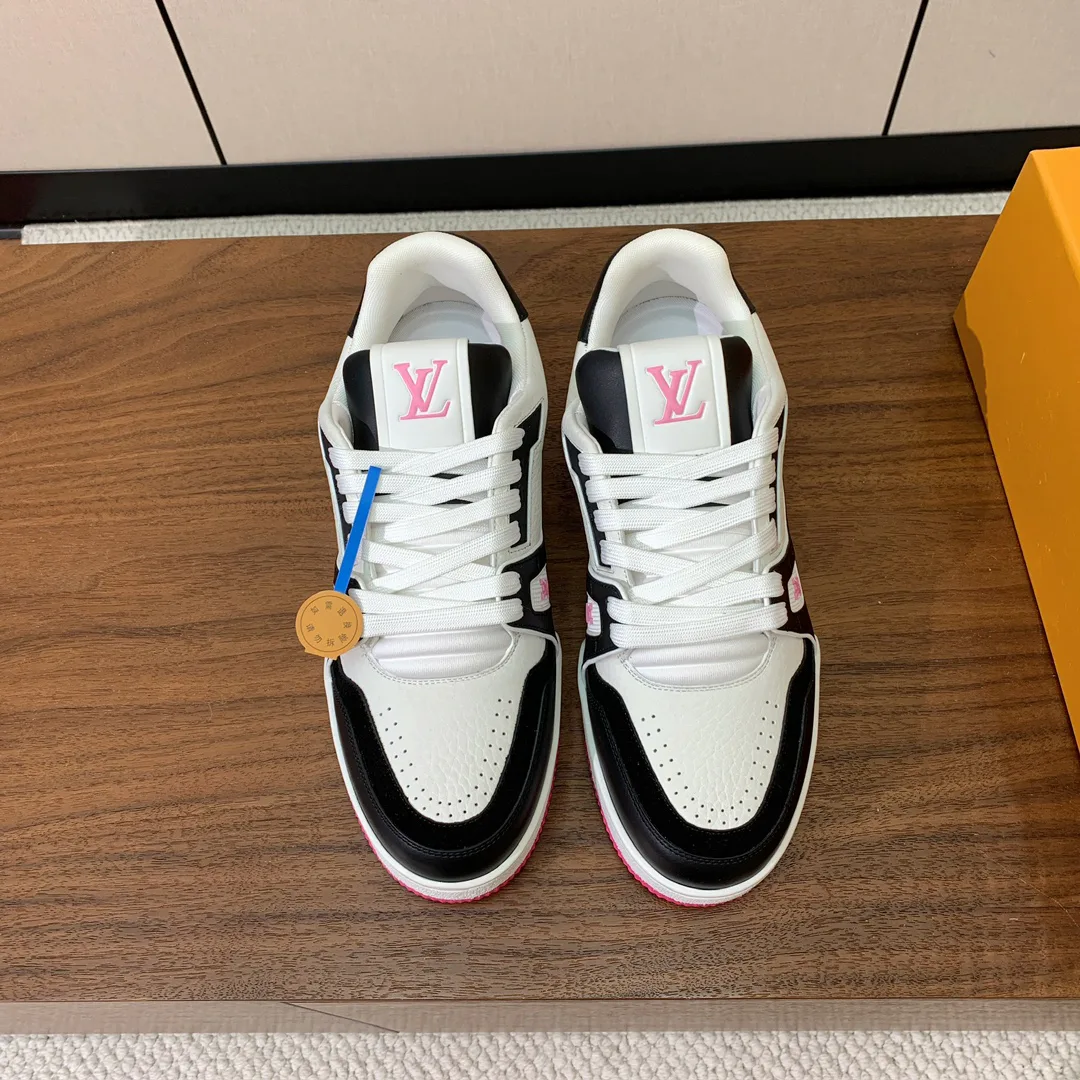 Кроссовки Женские Louis Vuitton 10236188
