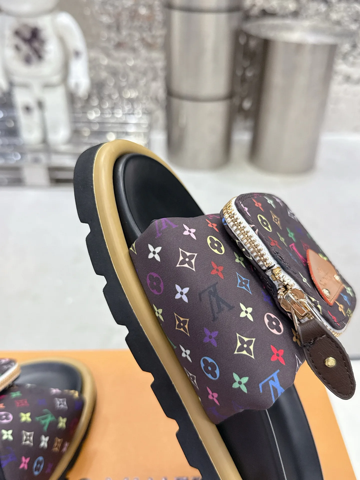 Шлепанцы Женские Louis Vuitton 10060937