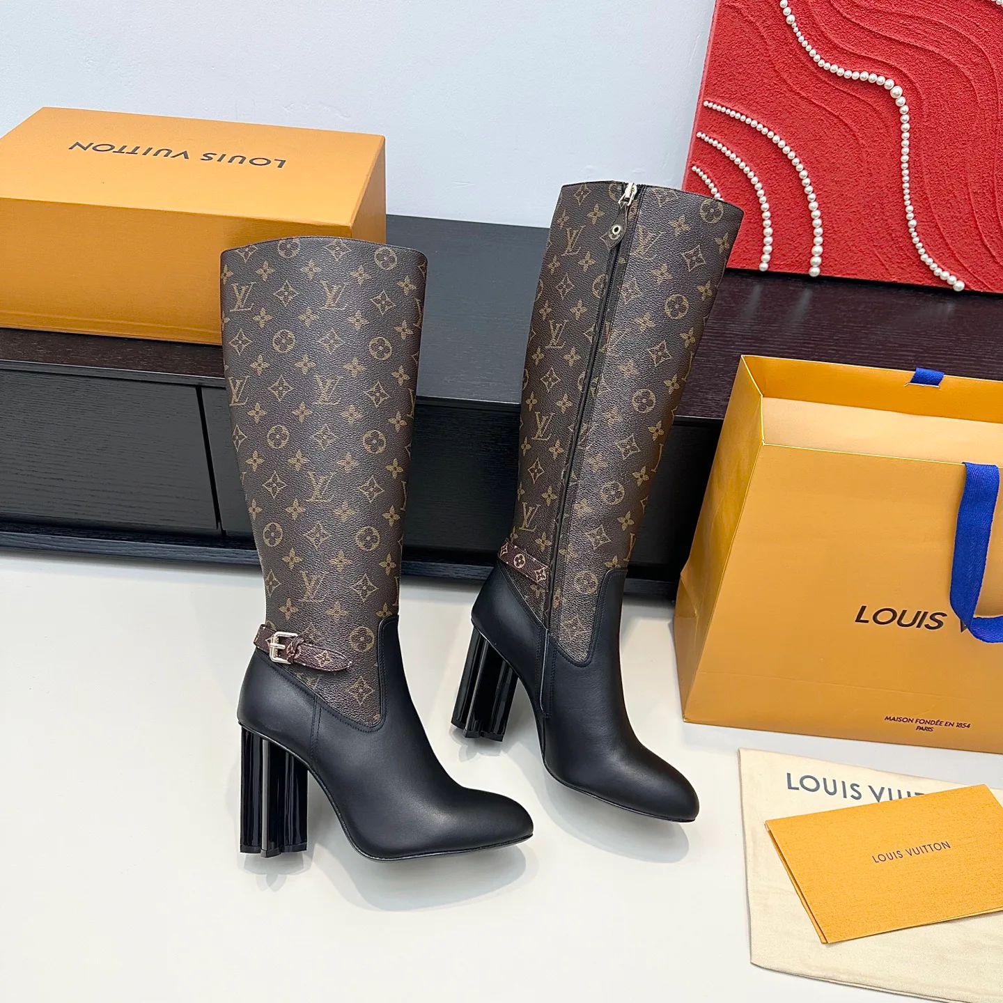 Сапоги Женские Louis Vuitton 19301560