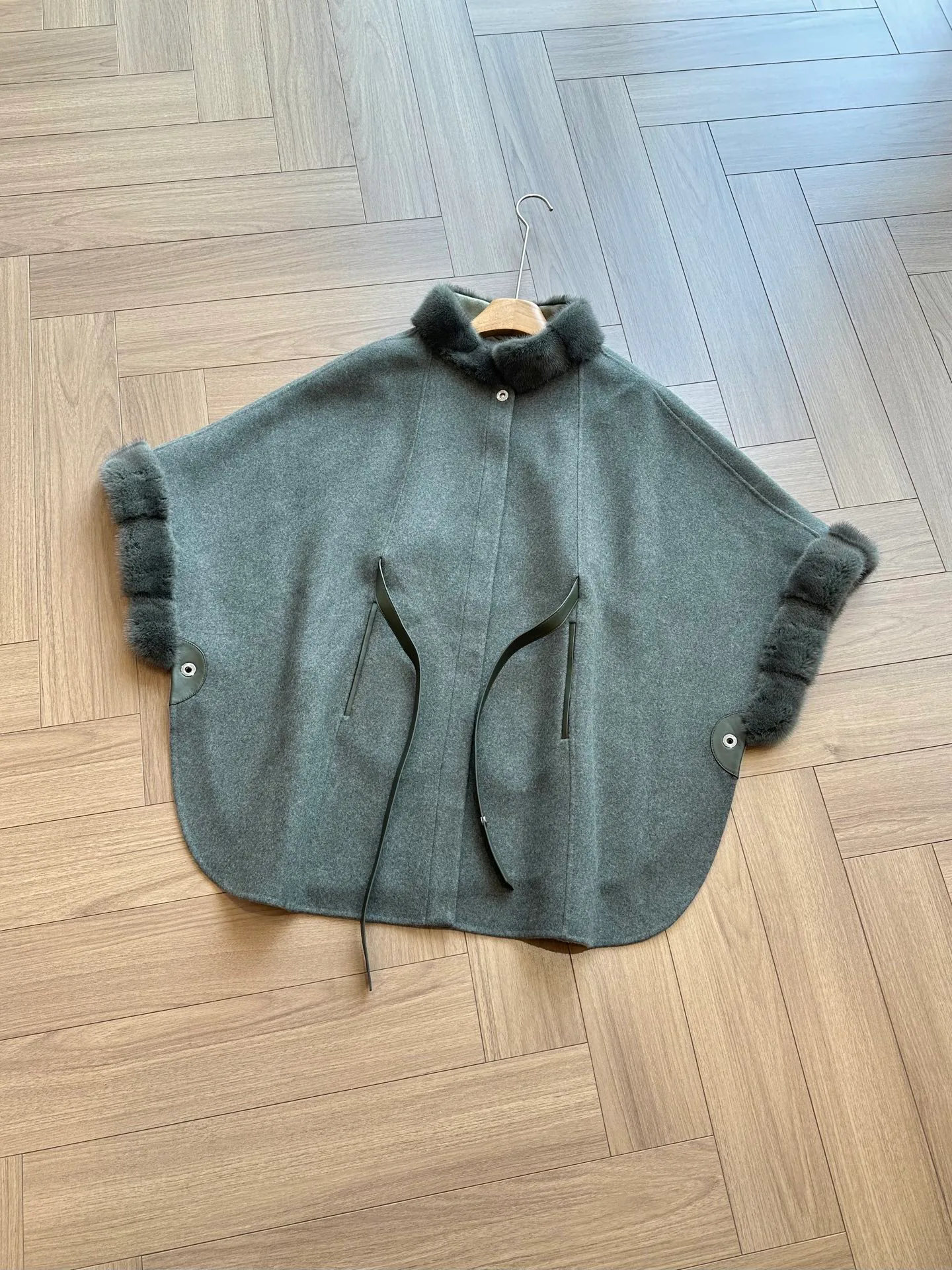 Пальто Женские Loro Piana 18197605