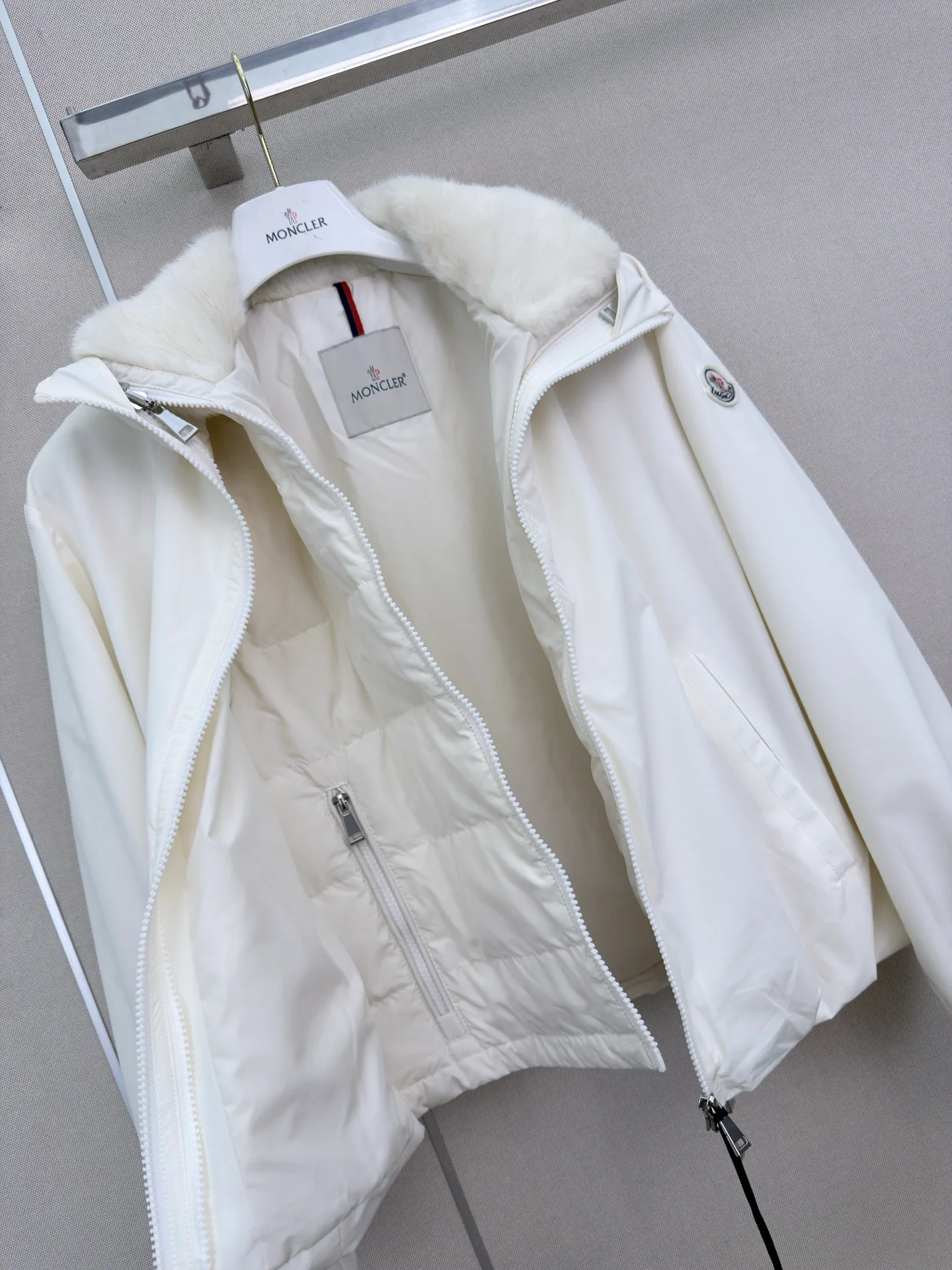 Куртки И Пуховики Женские Moncler 18711127