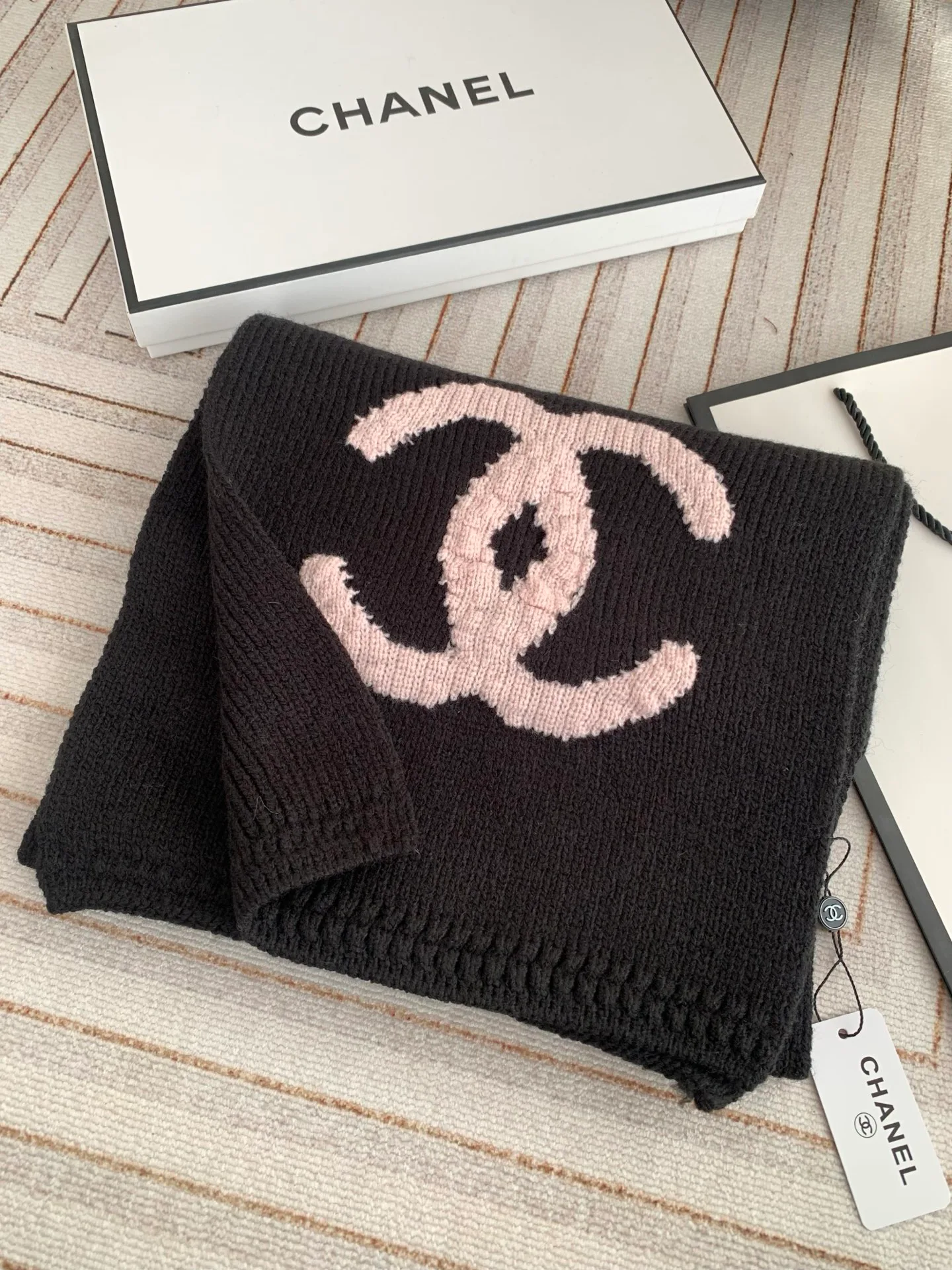 Шарфы Chanel 18675614
