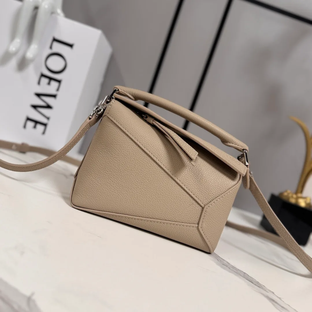 Классические Сумки Женские Loewe 13401791