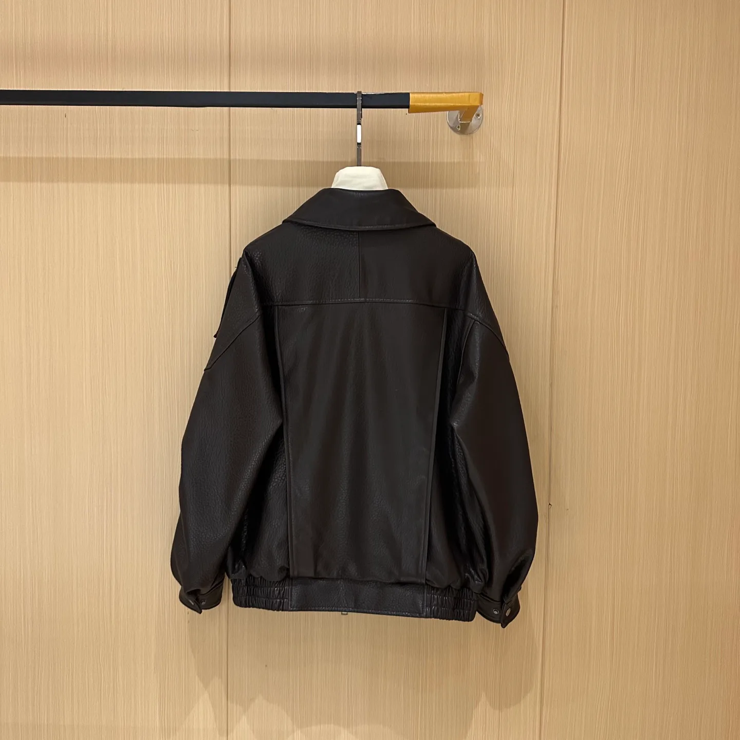 Кожаные Куртки И Дублёнки Женские Saint Laurent 11686176