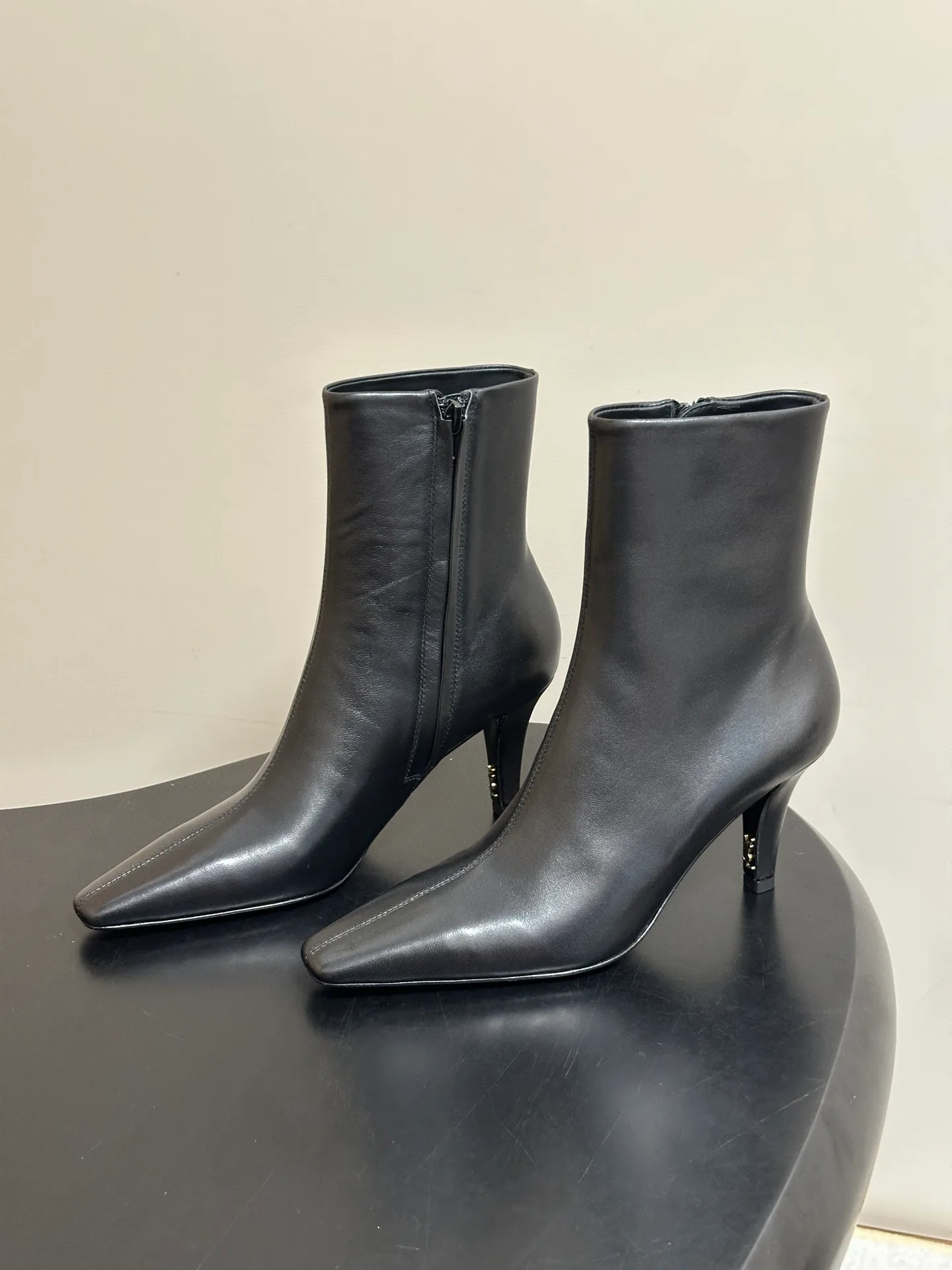 Ботильоны Женские Saint Laurent 18492620