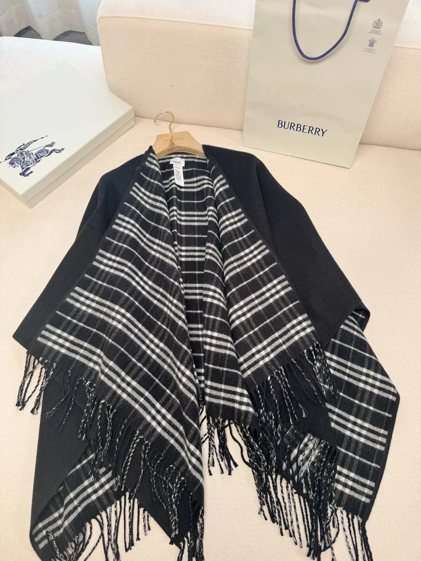 Шарфы Burberry 562883