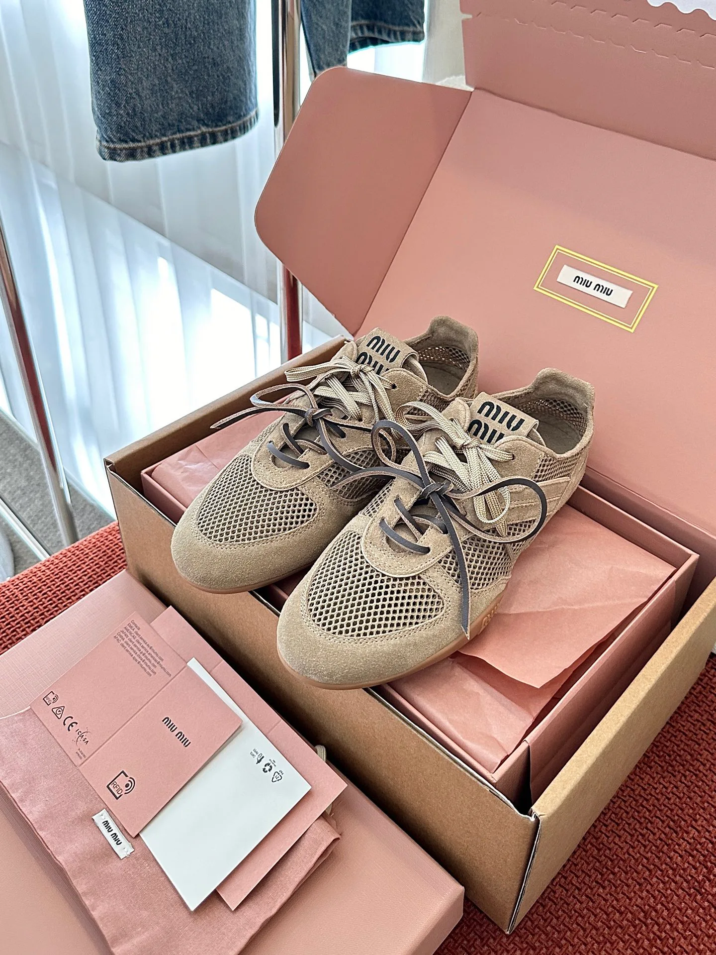 Кроссовки Женские Miu Miu 17941737