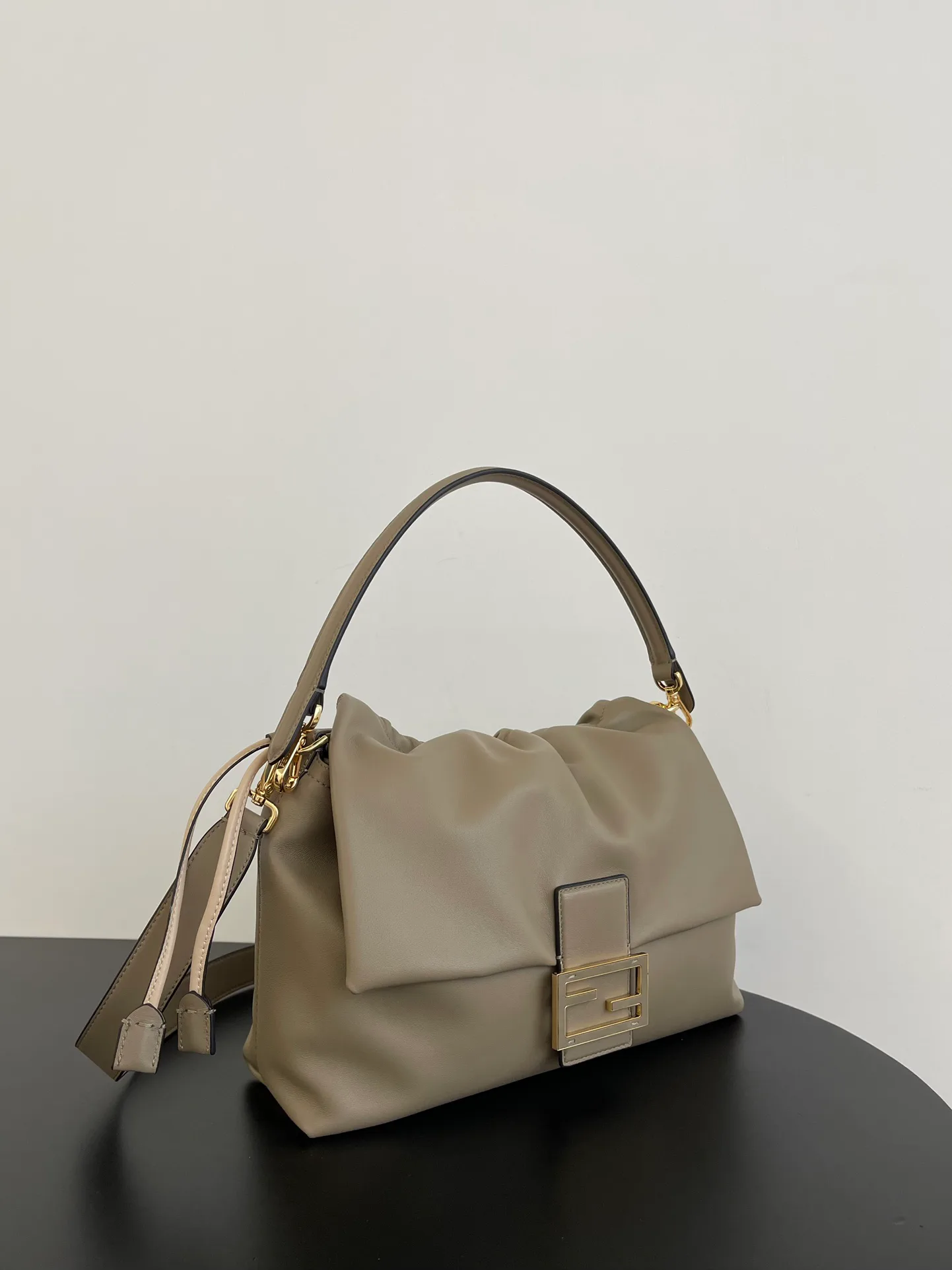 Классические Сумки Женские Fendi 13546230