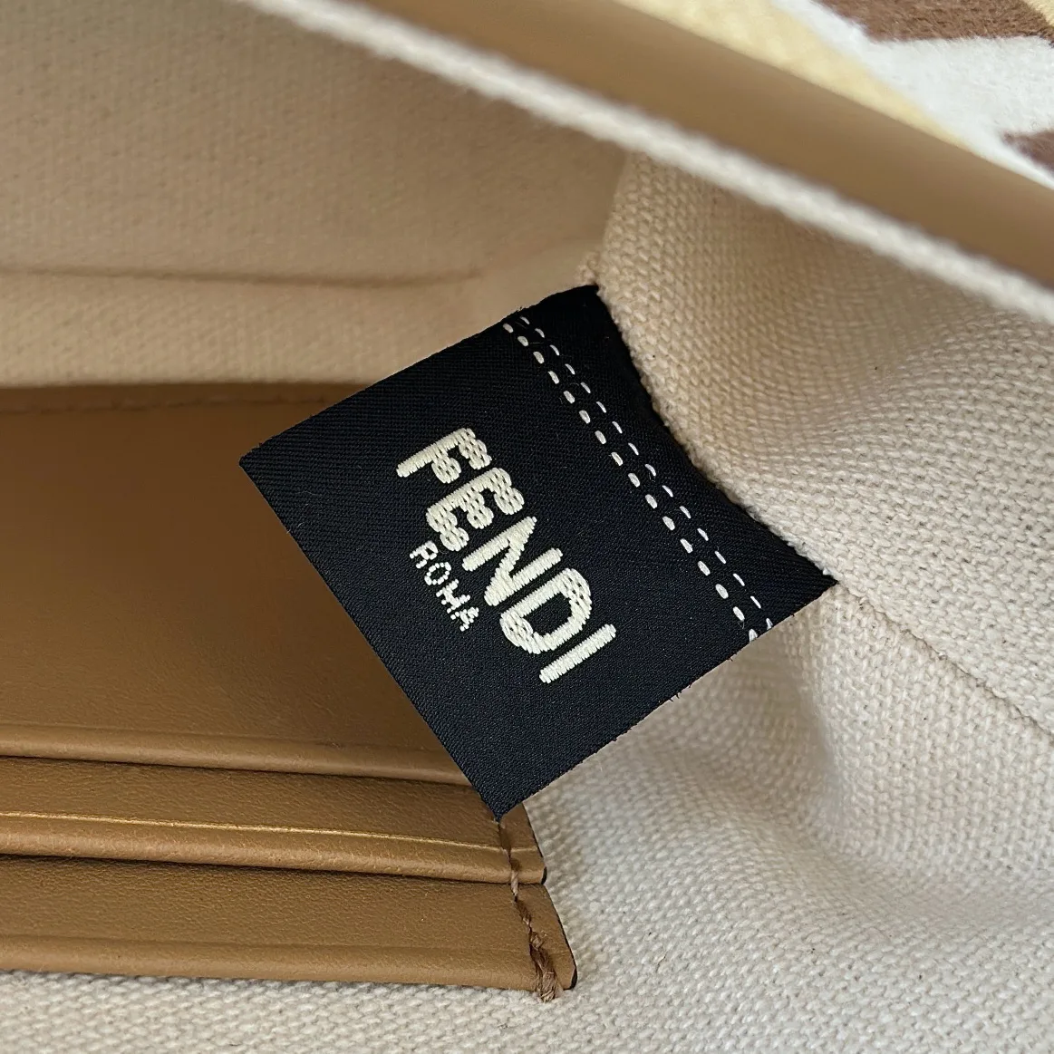 Классические Сумки Женские Fendi 17880635