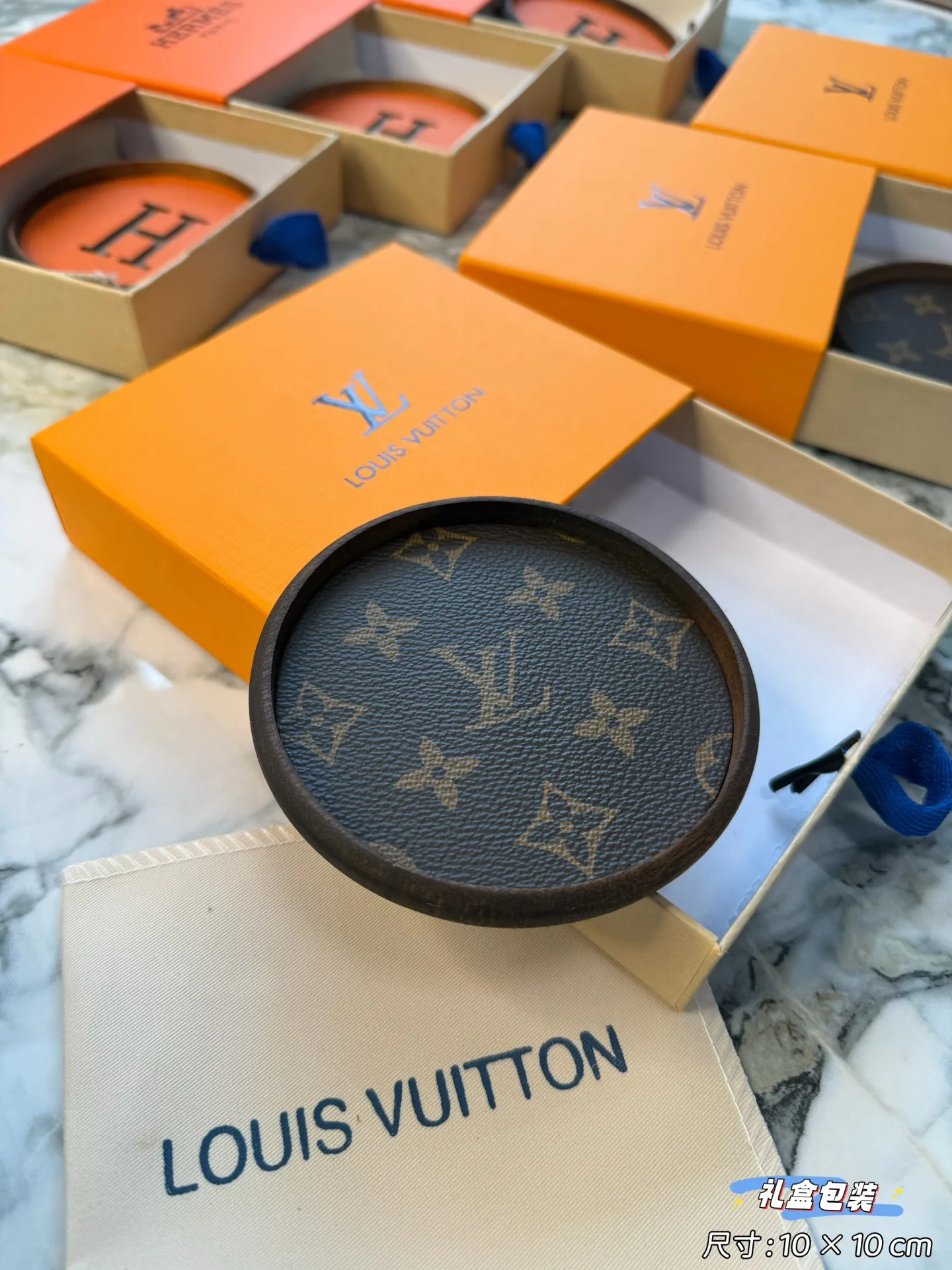 Посуда Louis Vuitton 1853382