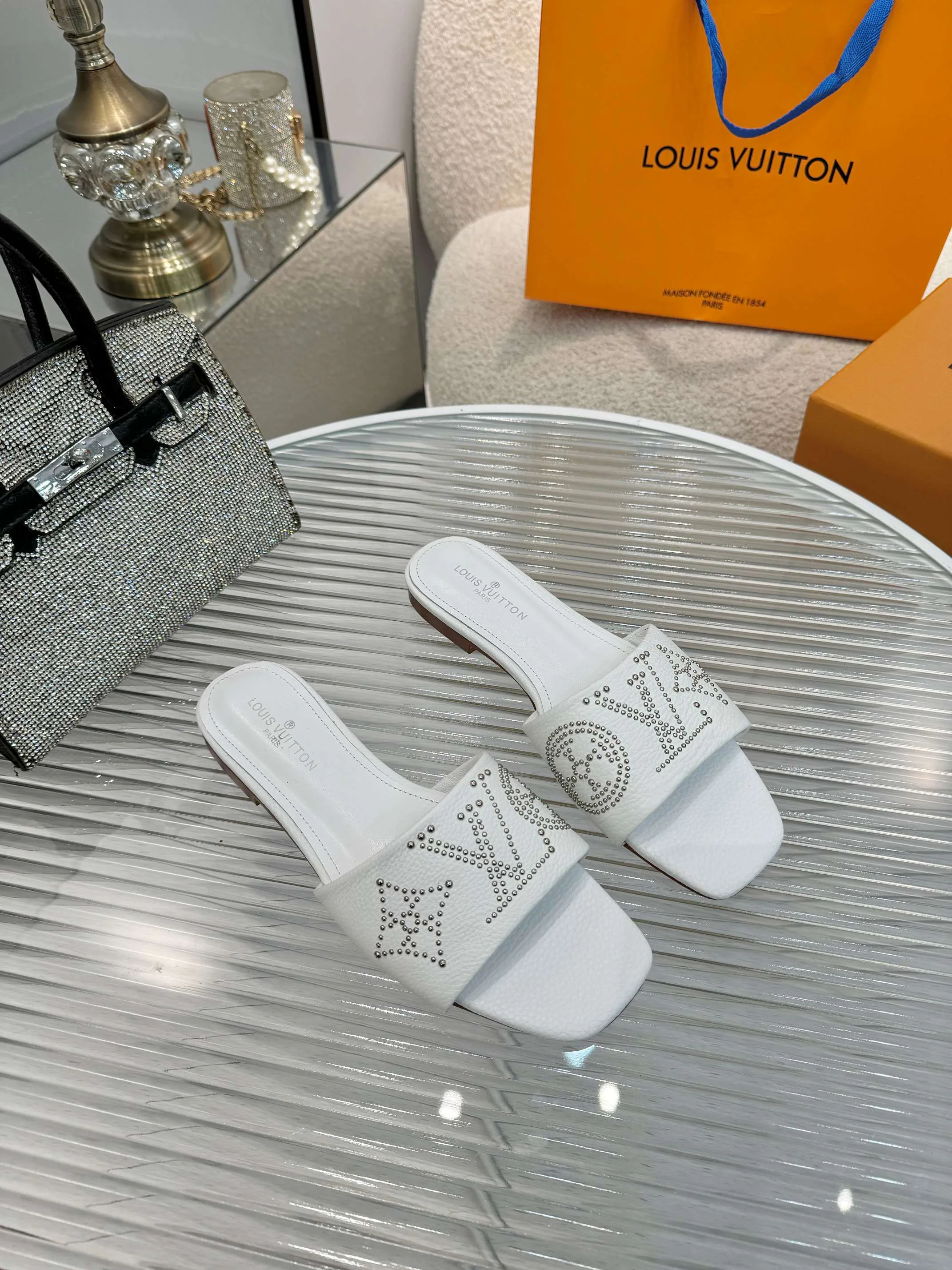 Шлепанцы Женские Louis Vuitton 25916