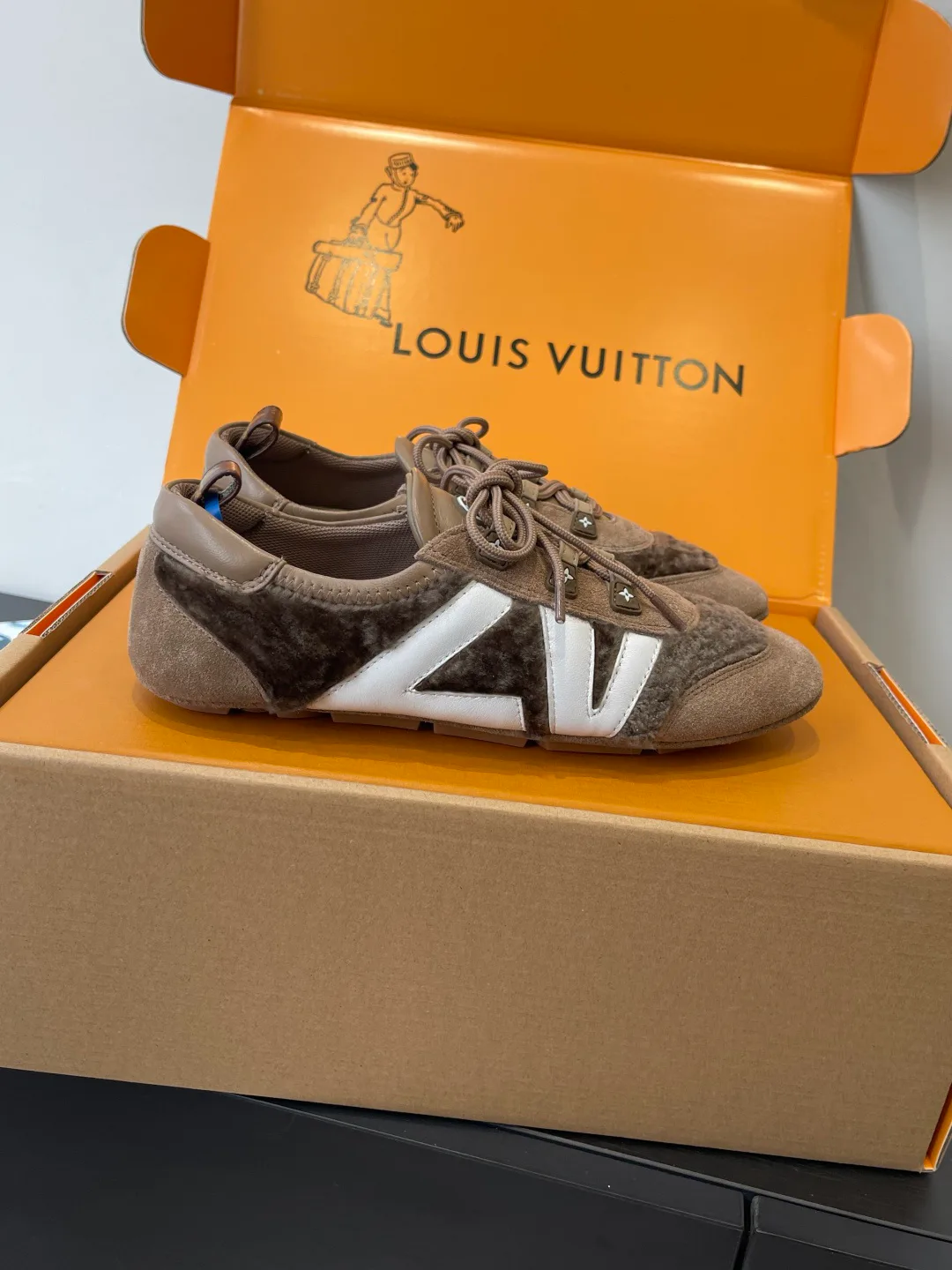 Кроссовки Женские Louis Vuitton 1595072