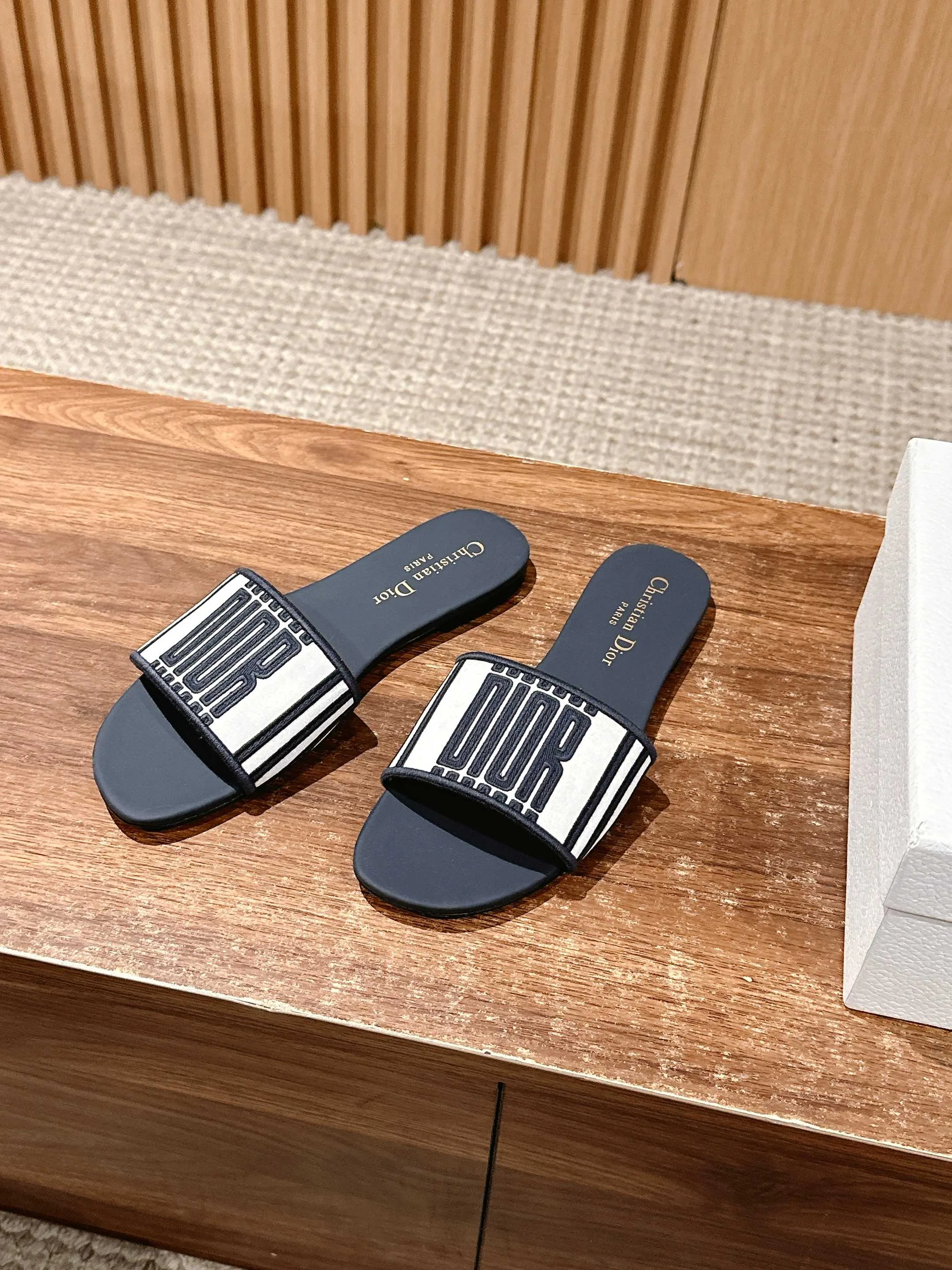 Шлепанцы Женские Christian Dior 11600092