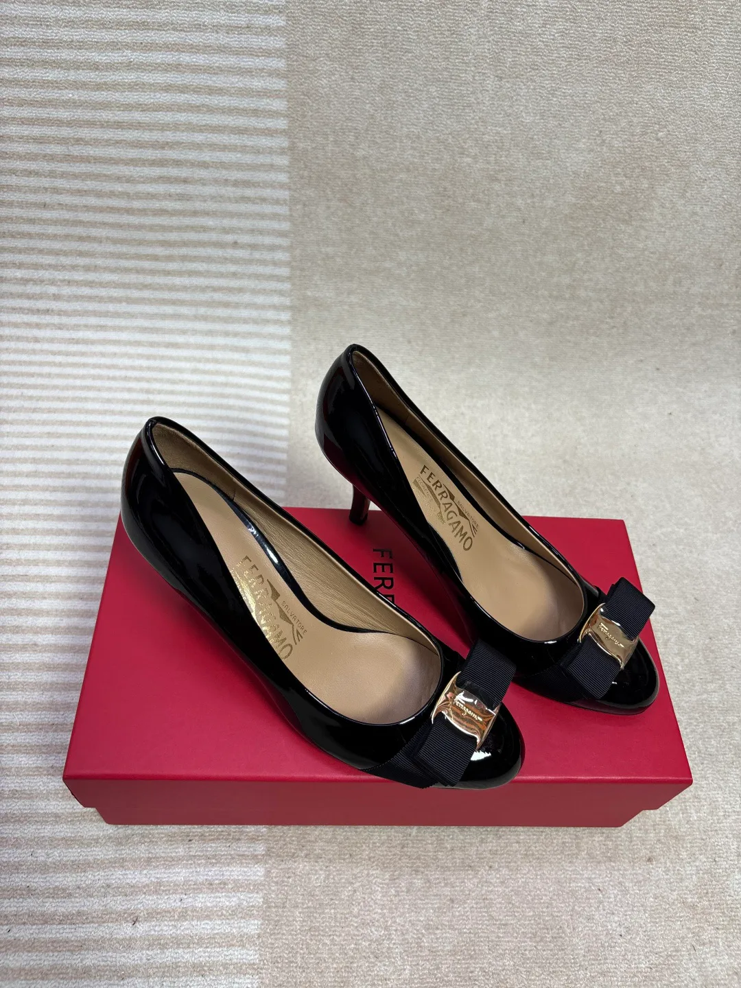 Туфли Женские Salvatore Ferragamo 18720759