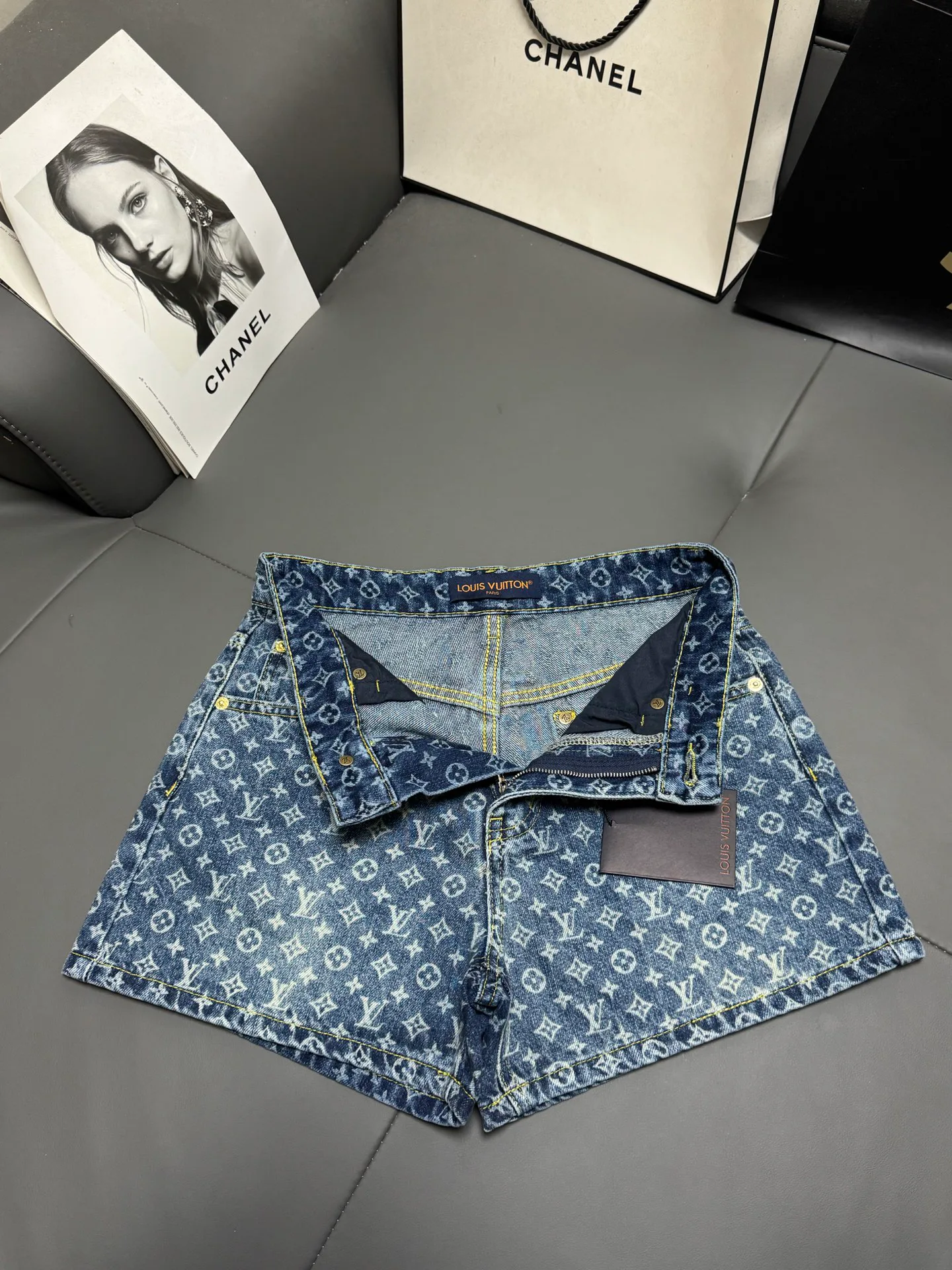Шорты Женские Louis Vuitton 6056906
