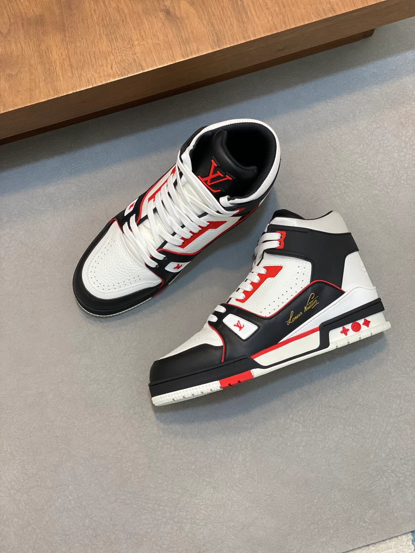 Кроссовки Мужские Louis Vuitton 1483818