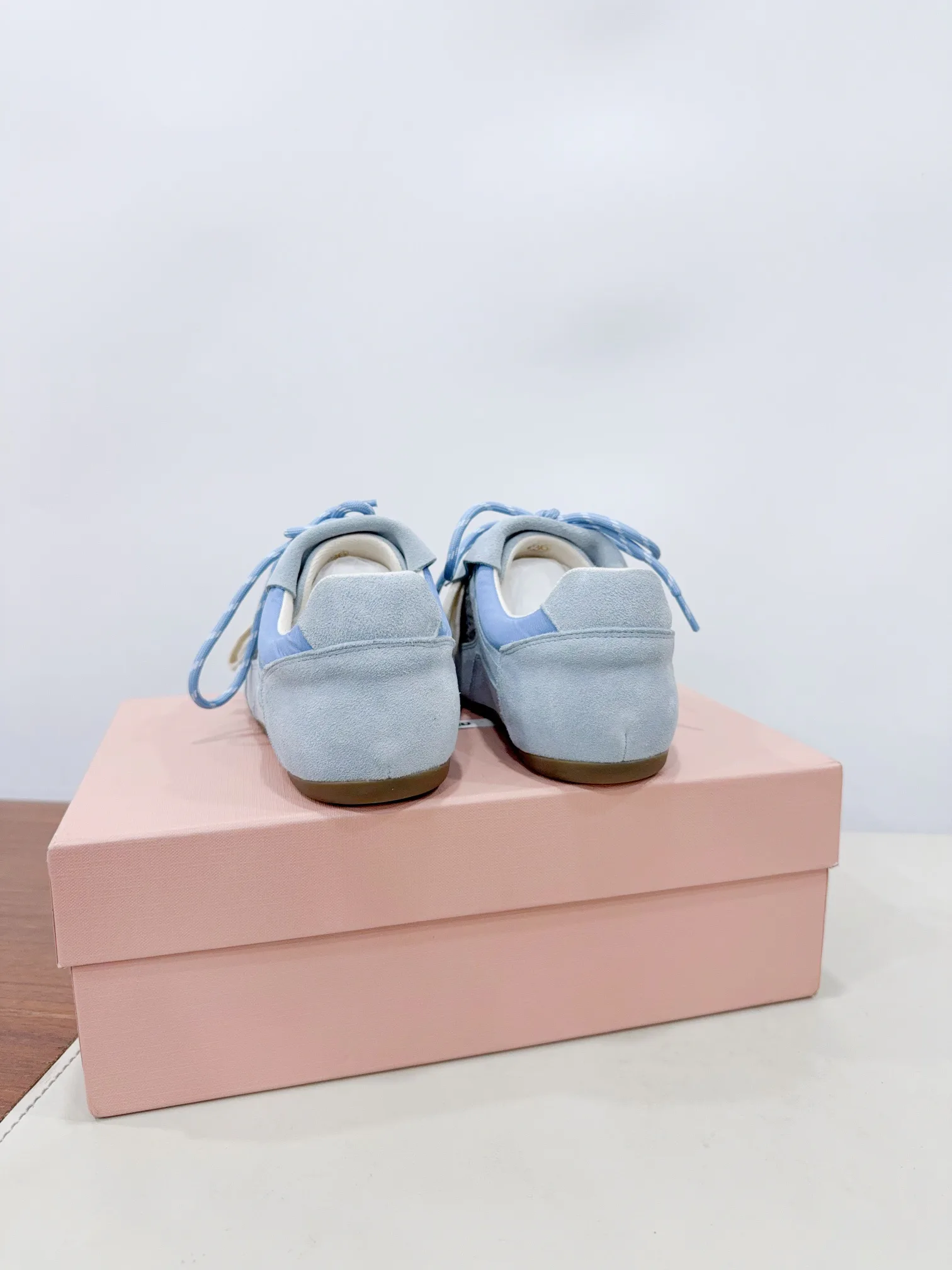 Кроссовки Женские Miu Miu 25945