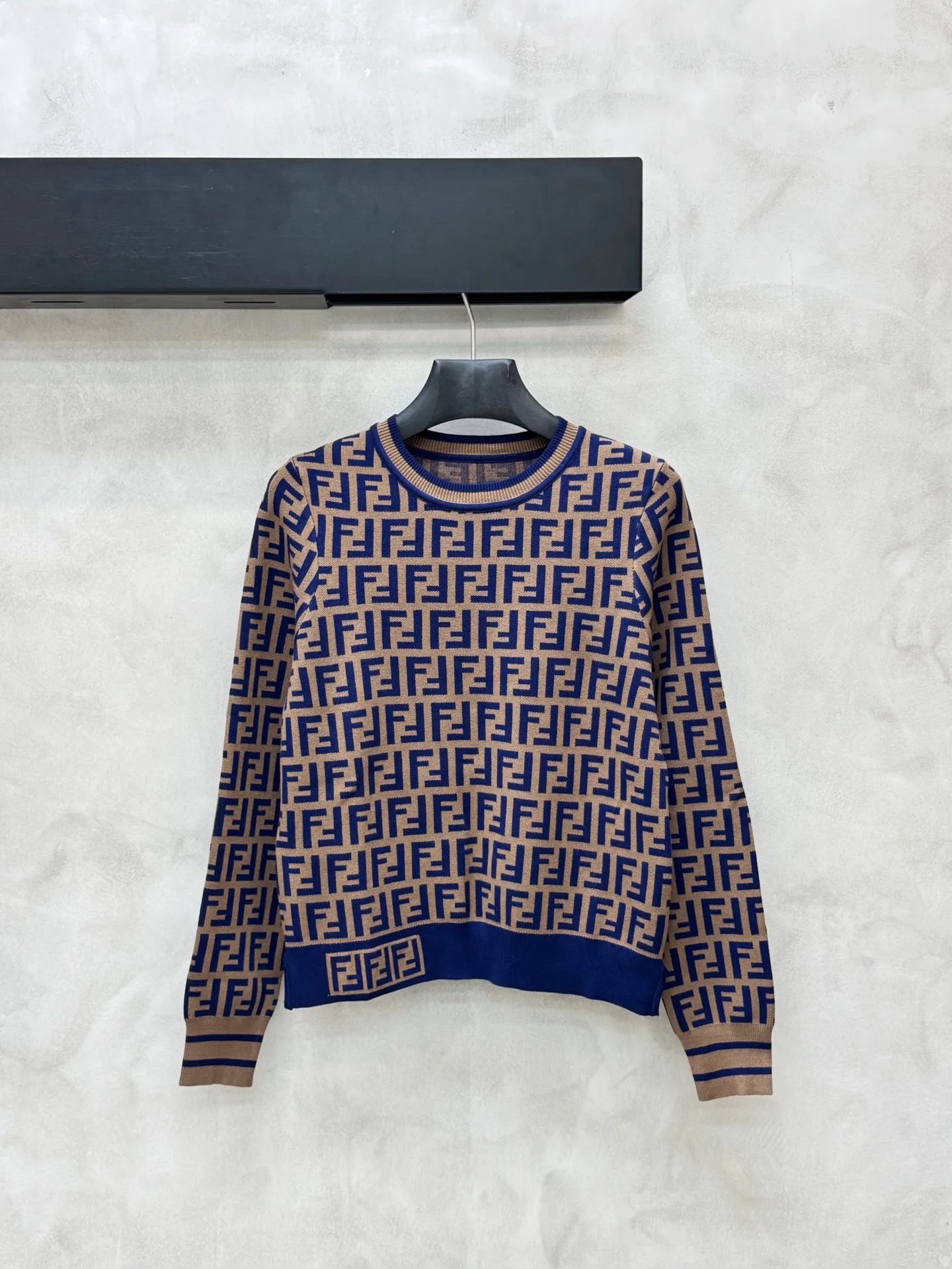 Джемперы И Свитеры Женские Fendi 18263230