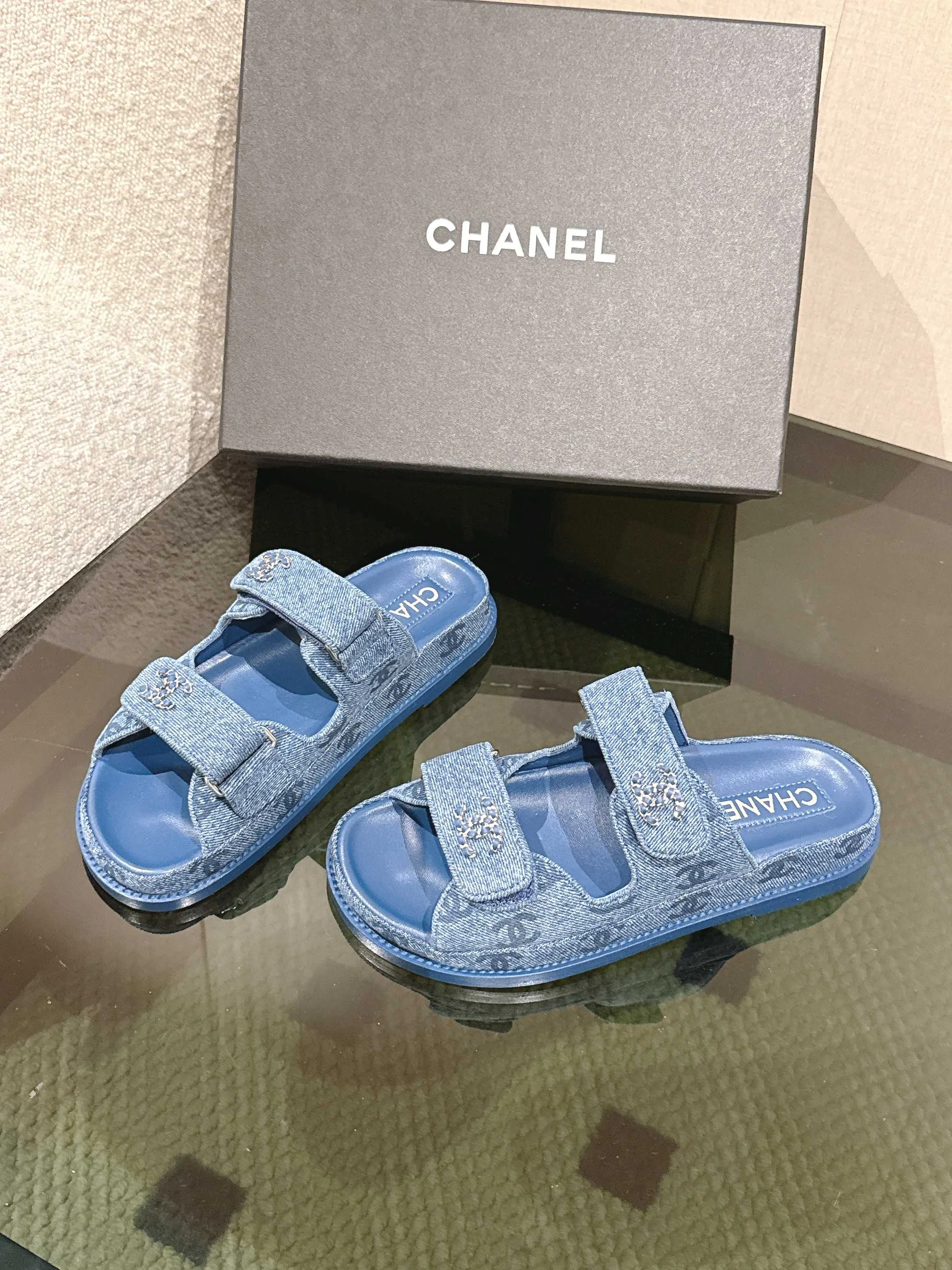 Шлепанцы Женские Chanel 22094