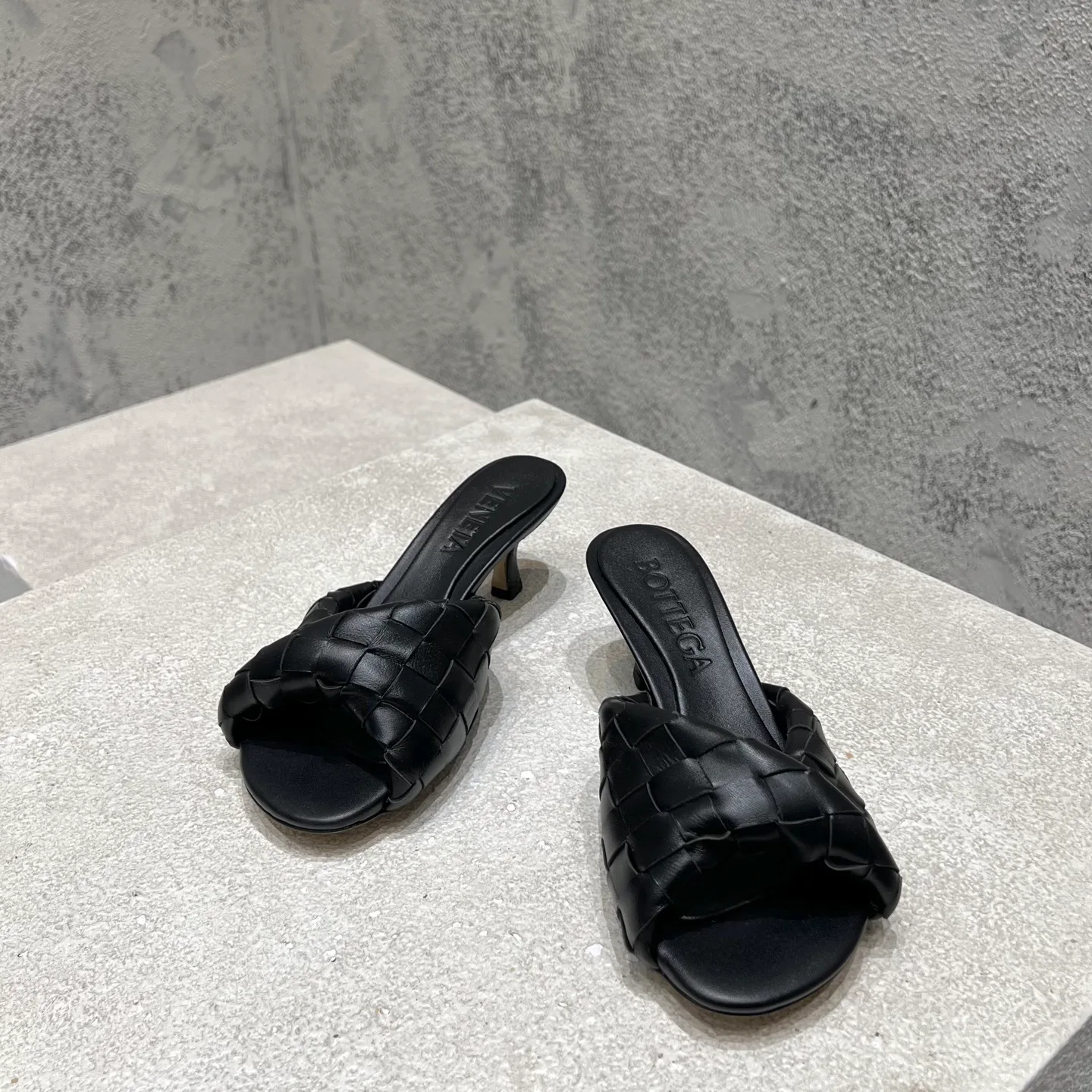 Босоножки Женские Bottega Veneta 13960182