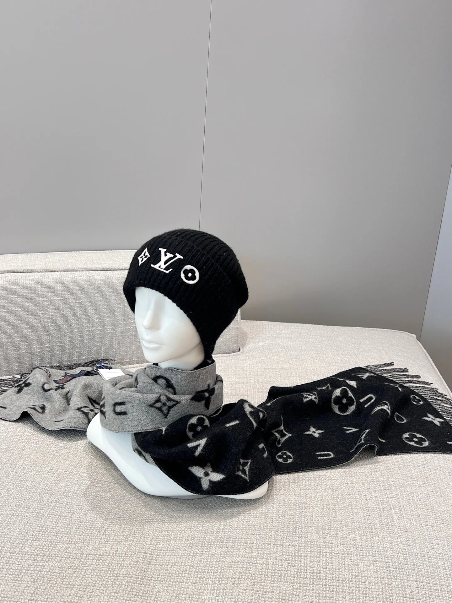 Шарфы Louis Vuitton 11613588