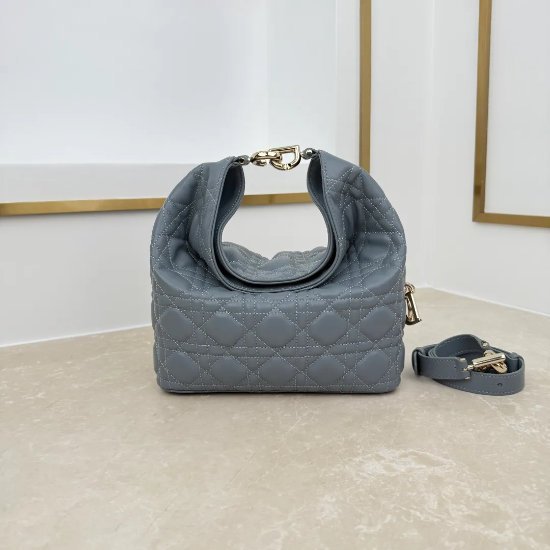 Классические Сумки Женские Christian Dior 18116289