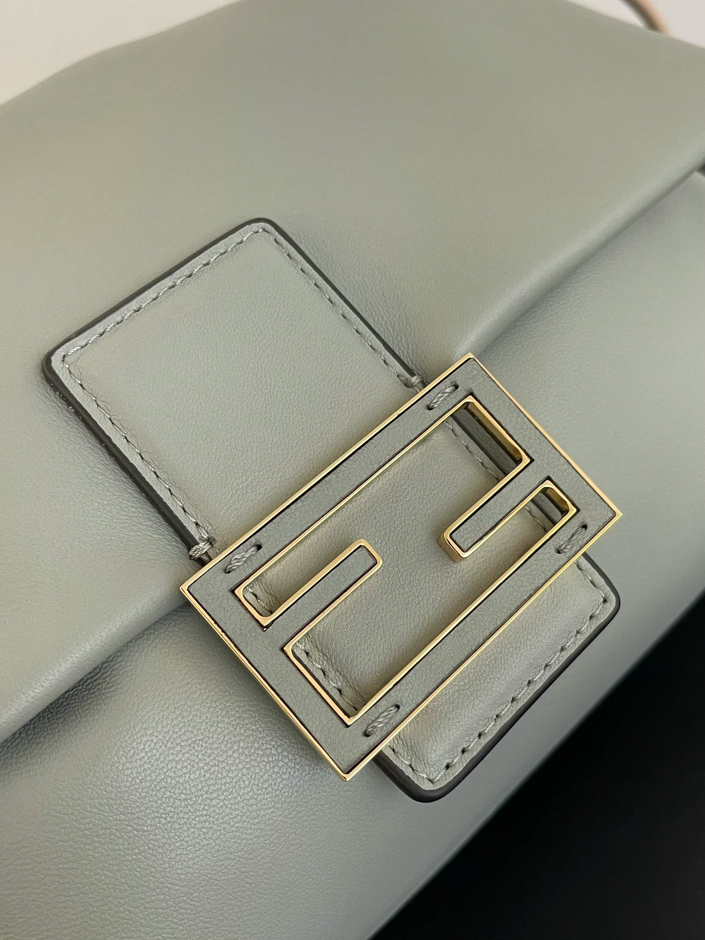 Классические Сумки Женские Fendi 13546221