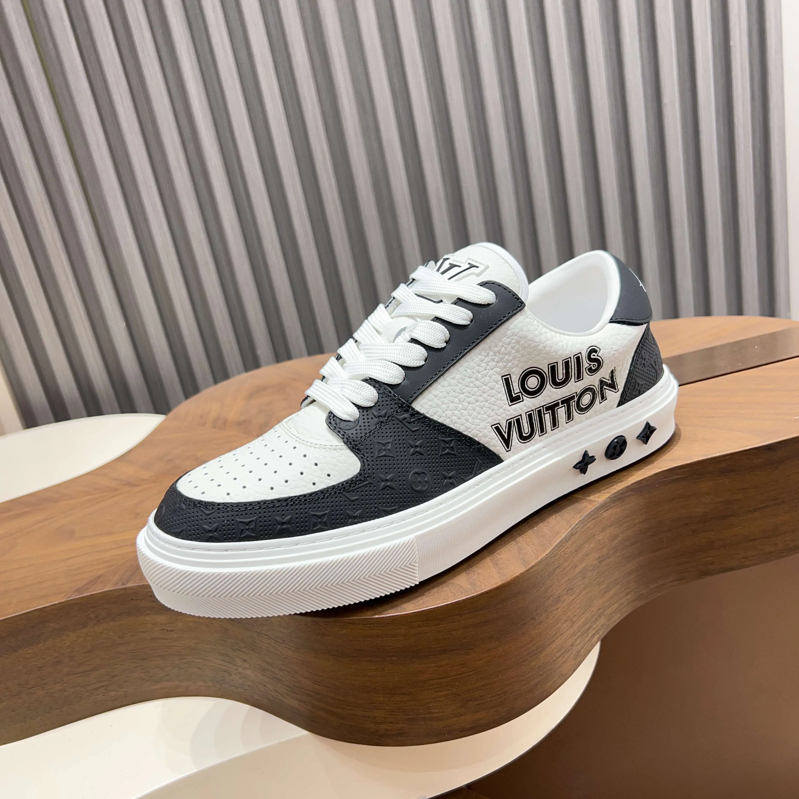 Кроссовки Мужские Louis Vuitton 17921399
