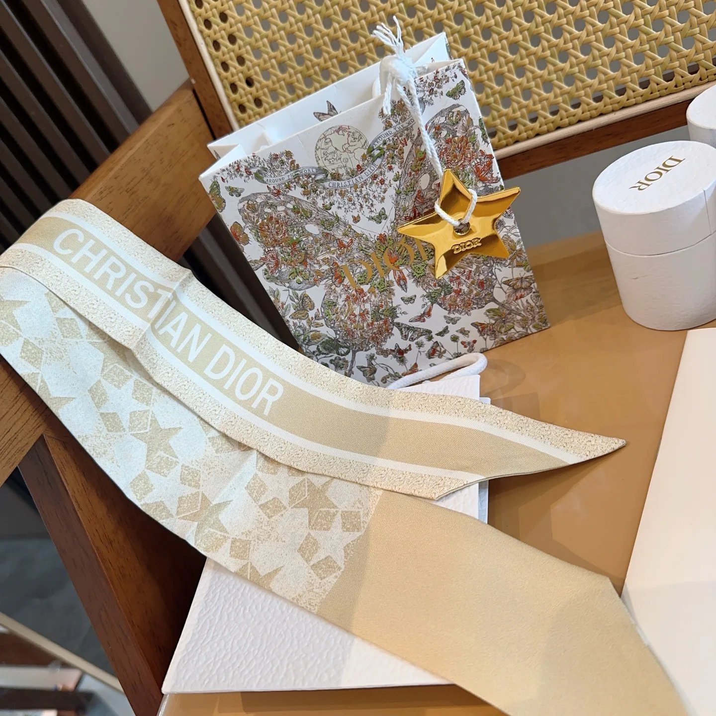 Шарфы Christian Dior 19506