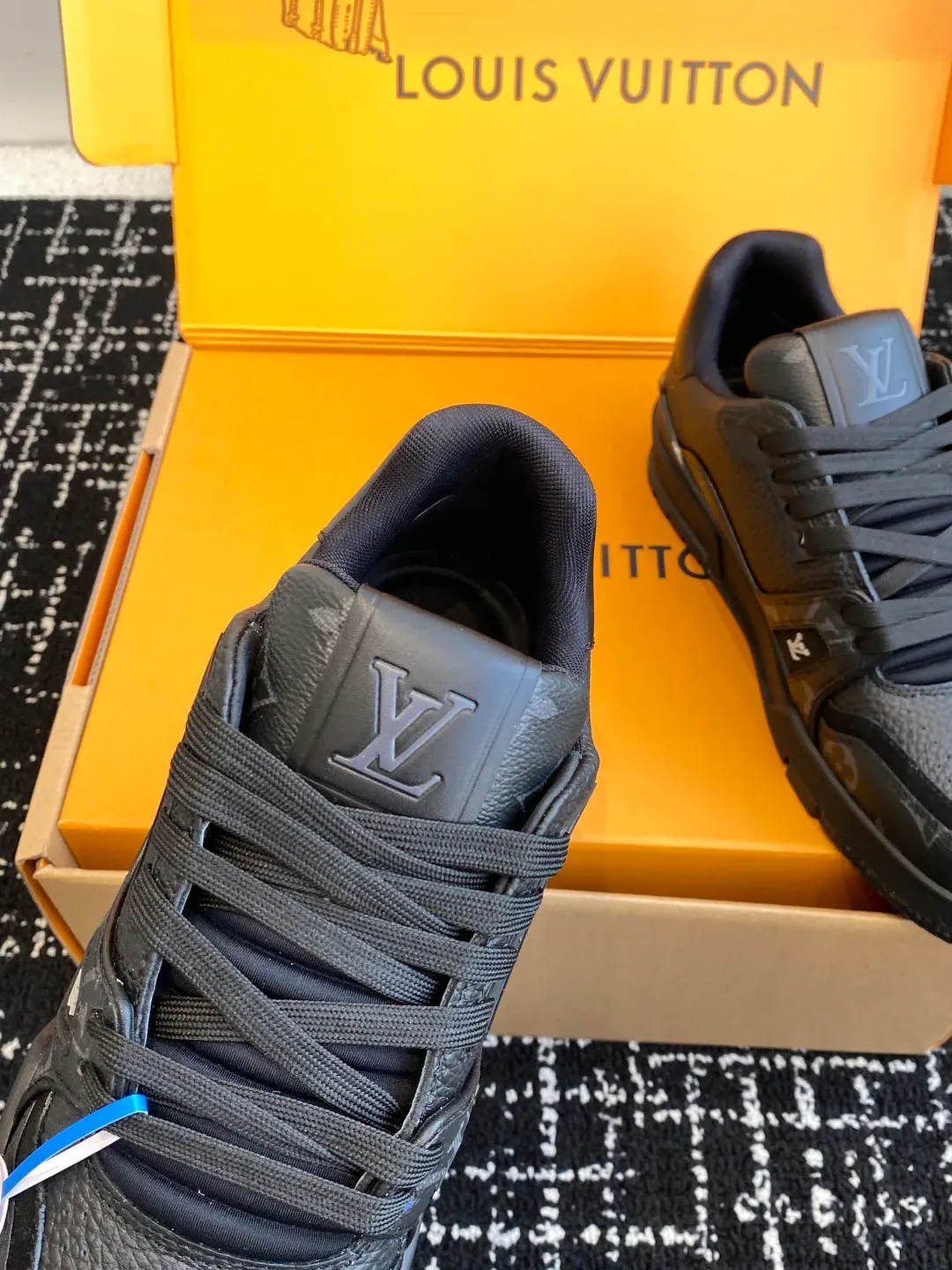 Кроссовки Женские Louis Vuitton 7601