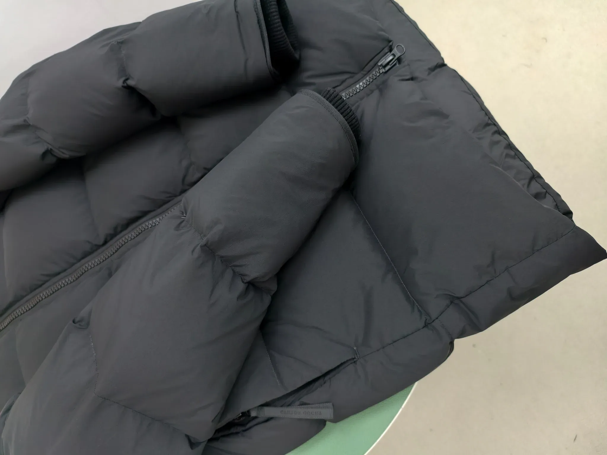 Куртки И Пуховики Женские Canada Goose 3153846