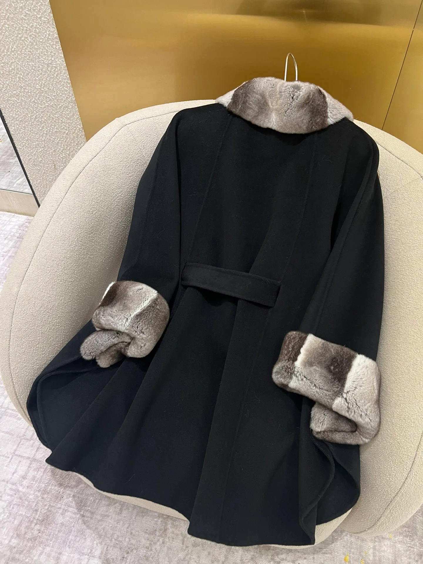 Пальто Женские Loro Piana 19078710