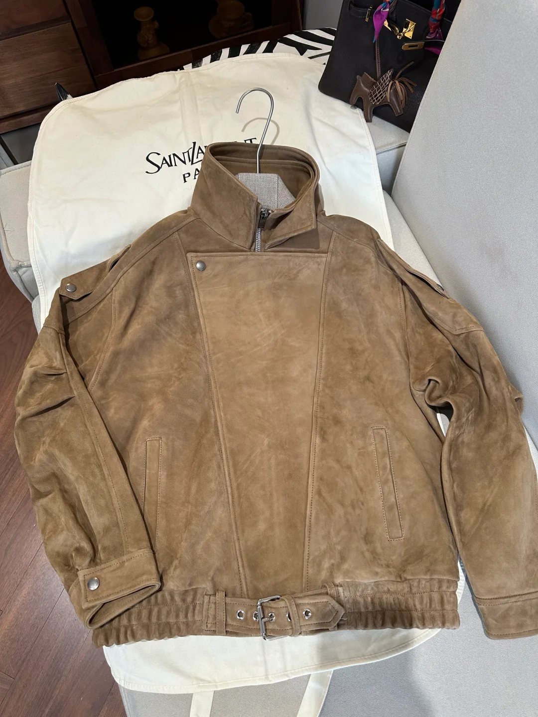 Кожаные Куртки И Дублёнки Женские Saint Laurent 18485358